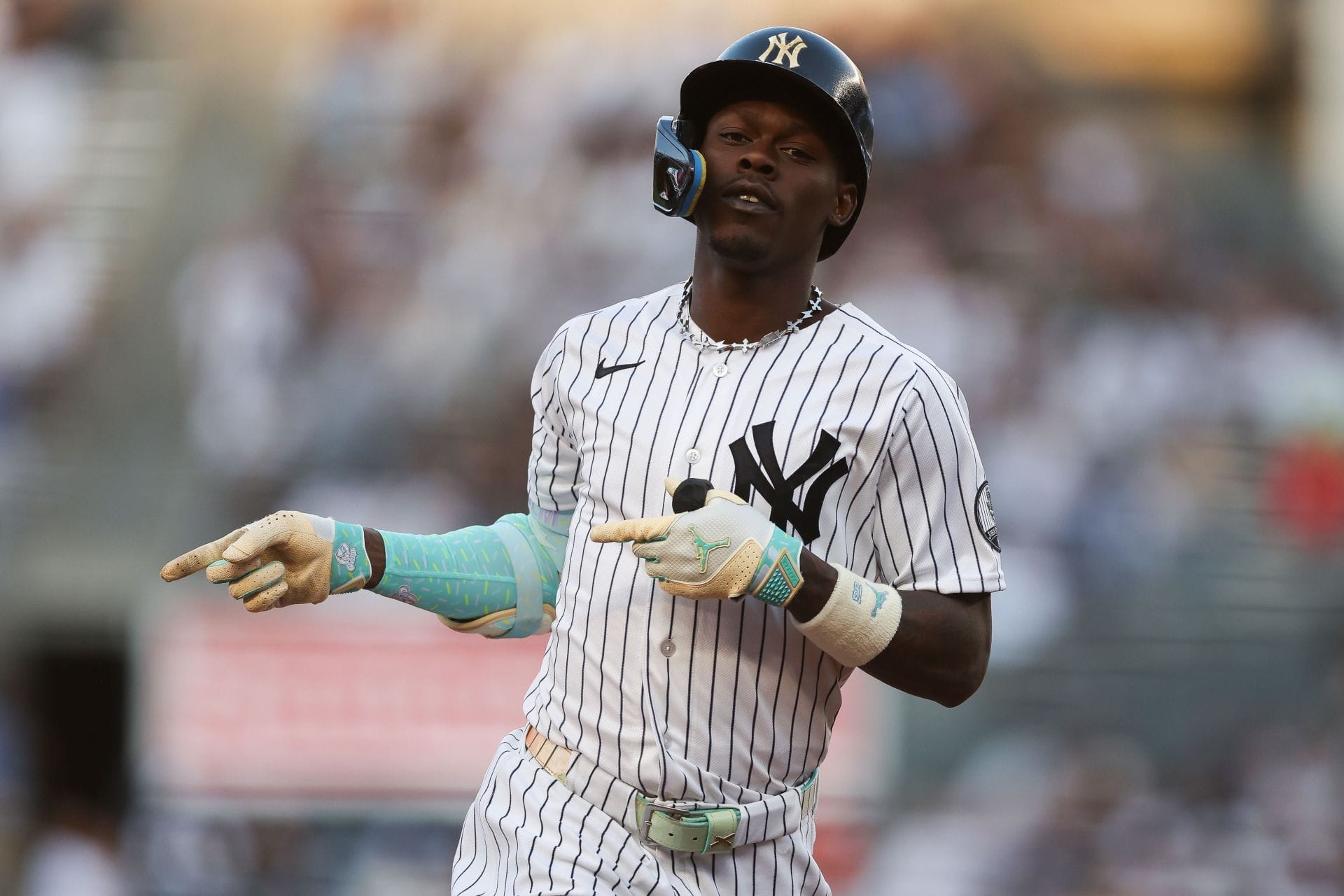 WATCH: Jazz Chisholm Jr.'s fiancee Ahna Mac turns Yankees vs Red Sox postponement into surprise art showcase