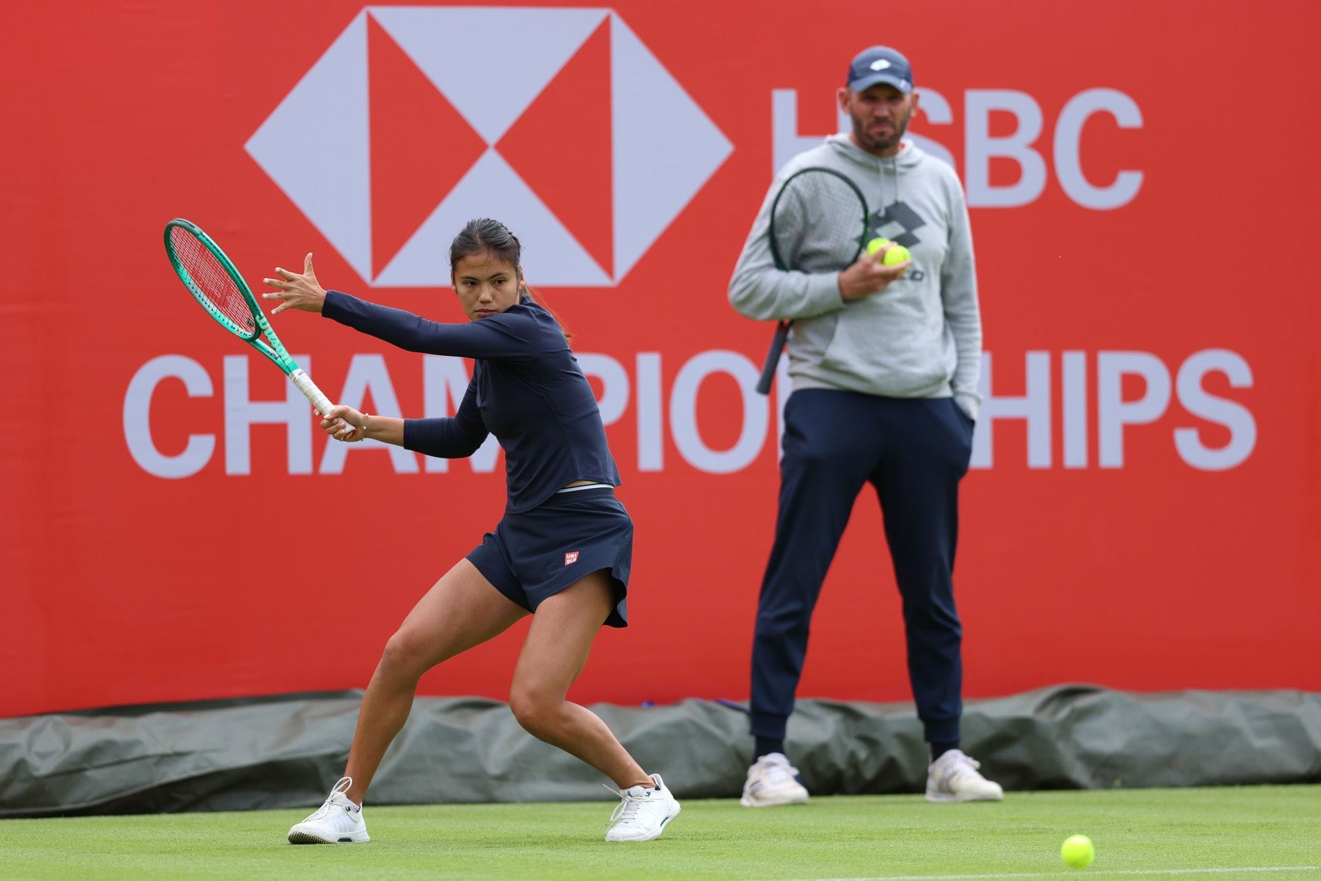Emma Raducanu's coach slammed by former British No. 1 for coming back to Brit after US Open mistreatment