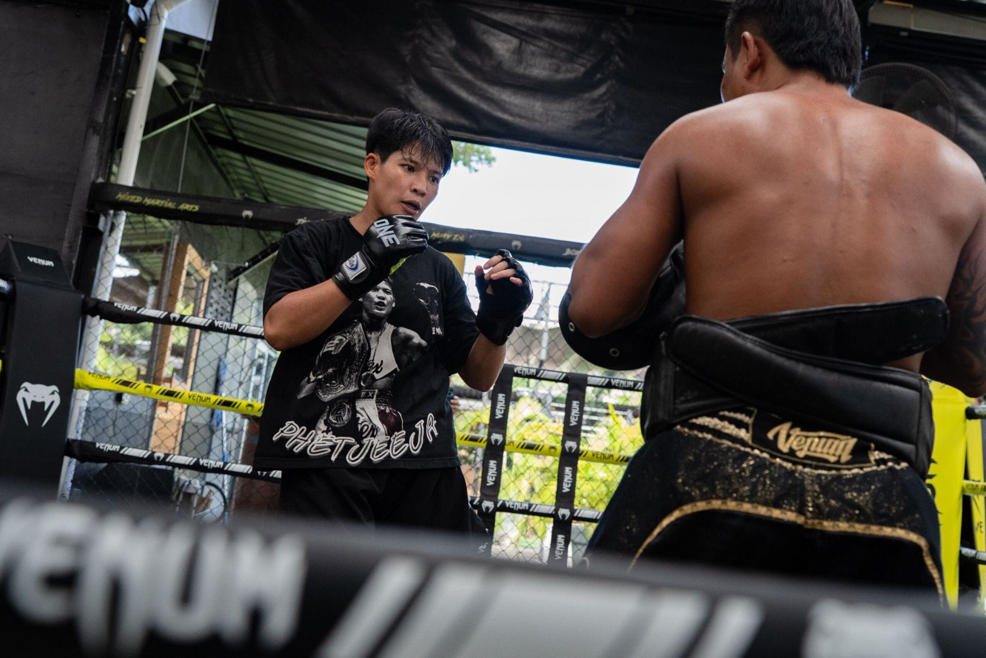“I’ve been waiting three years” – Phetjeeja declares supreme confidence ahead of her long-awaited Muay Thai title shot