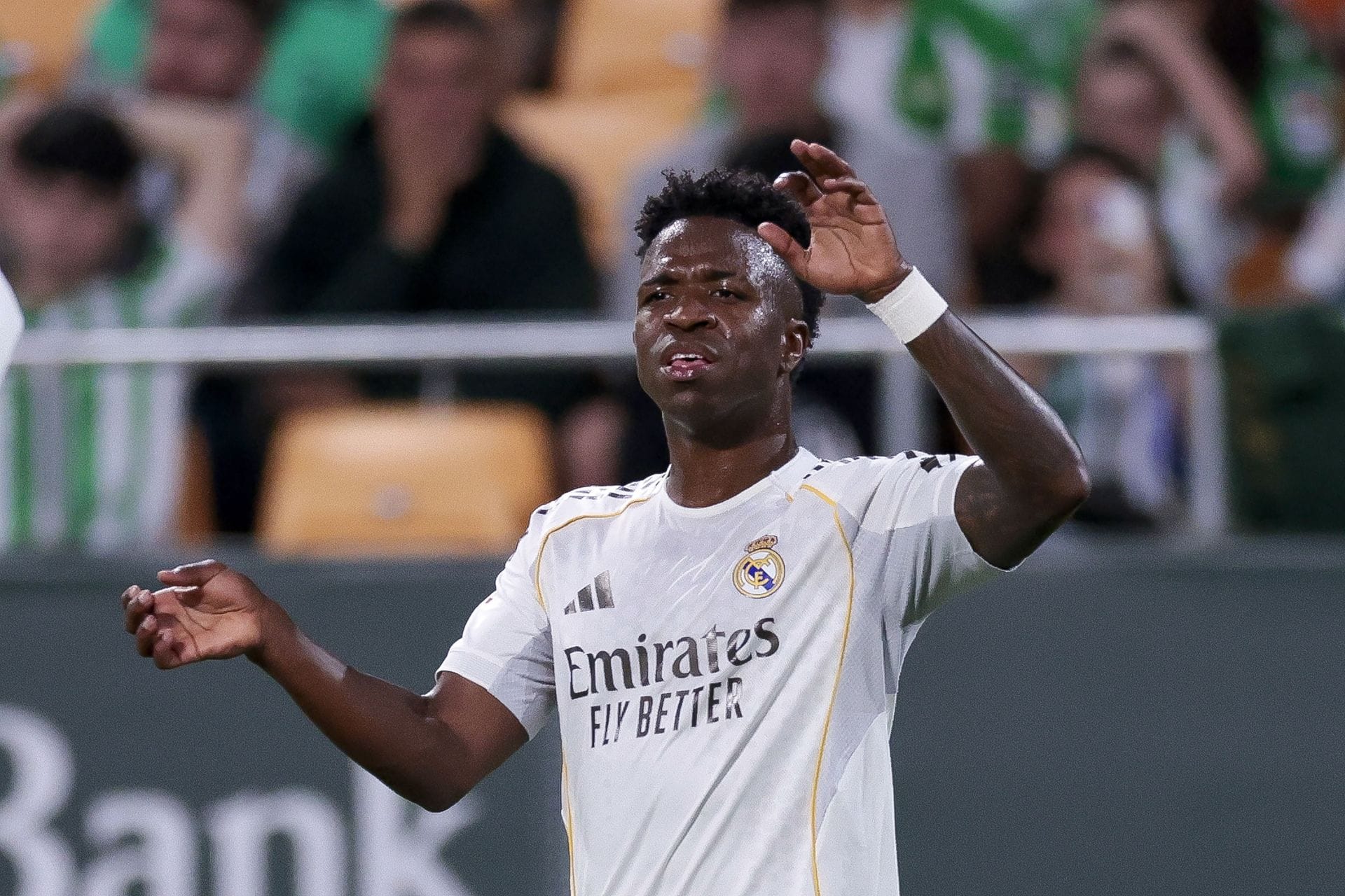 Pundit left perplexed as Arsenal supporter claims club should sign Manchester United outcast ahead of Vinicius Jr