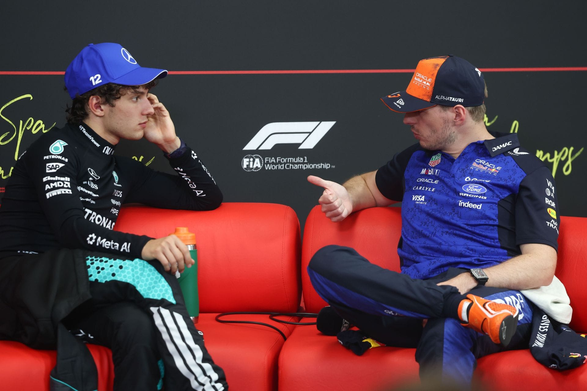 Kimi Antonelli drops a 3-word reaction to Max Verstappen's breathtaking overtake on Lewis Hamilton