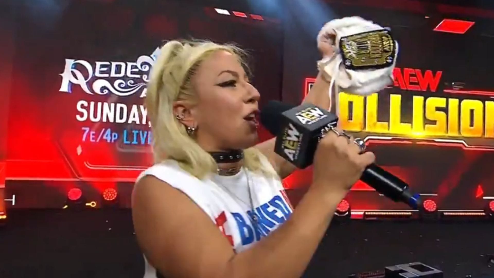 Thekla, campeã mundial feminina de luta livre de elite (imagem via X @AEW)