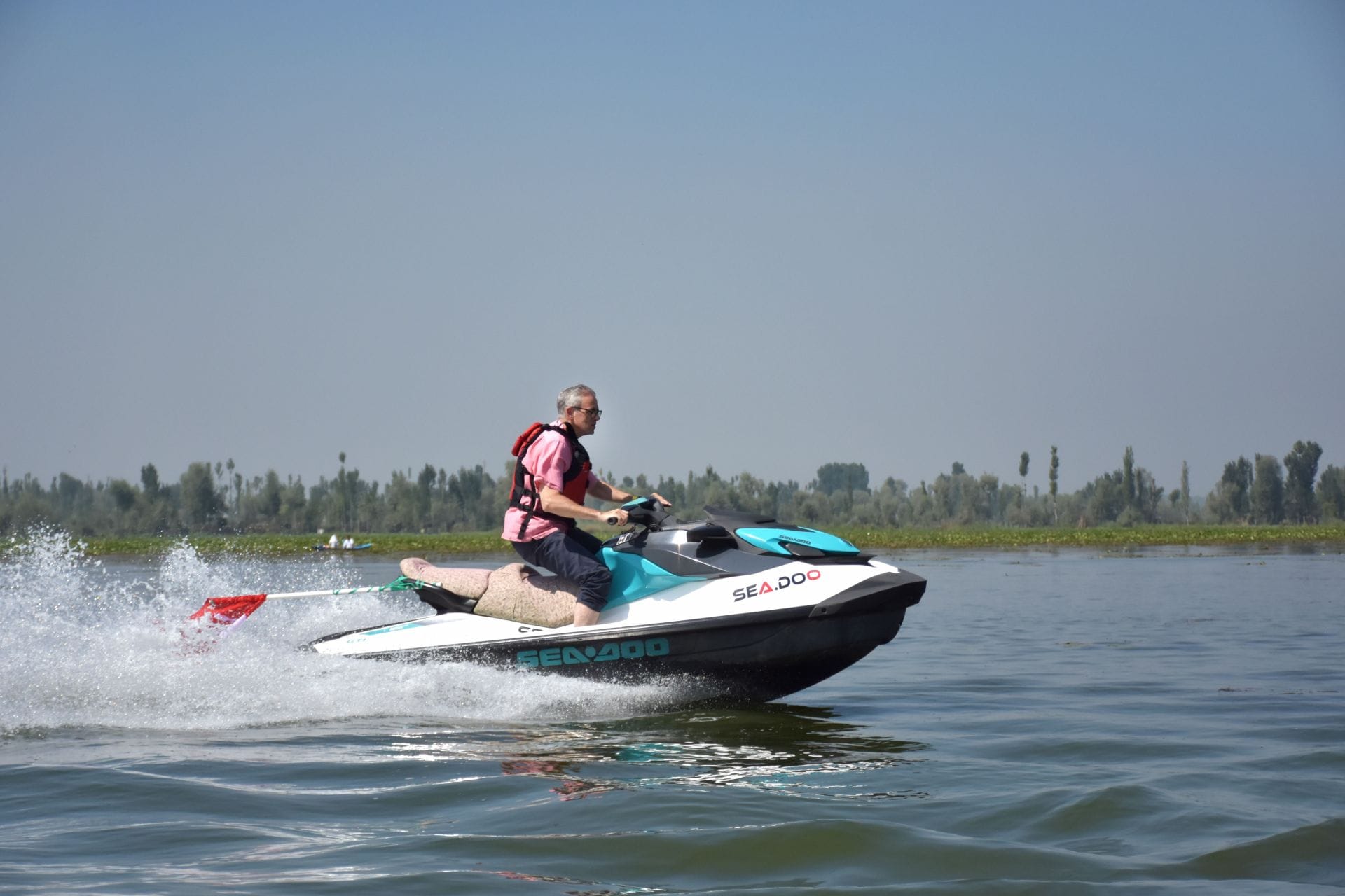 Parasailing vs Jet Skiing: Which is more exciting?