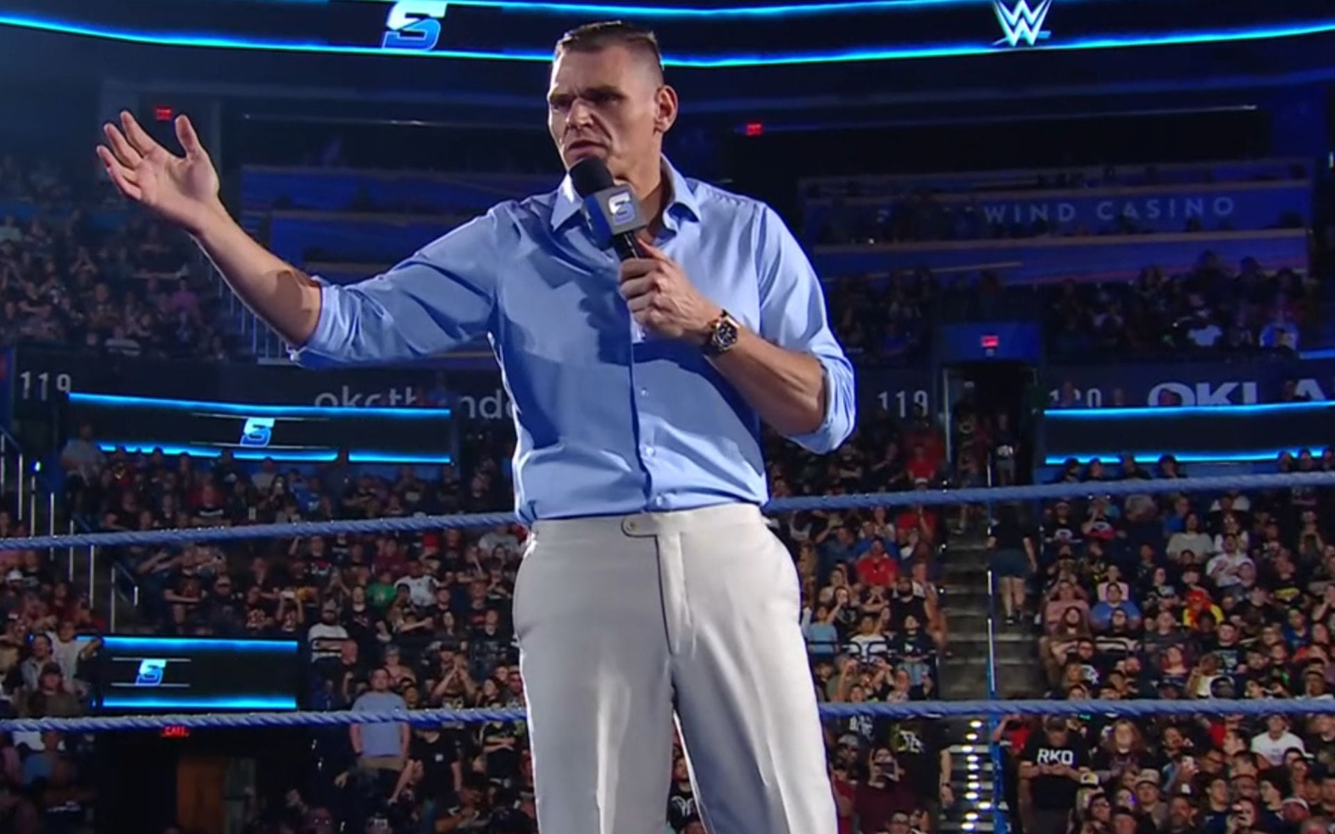 Gunther breaks huge WWE rule on SmackDown; doctors and security forced to interfere