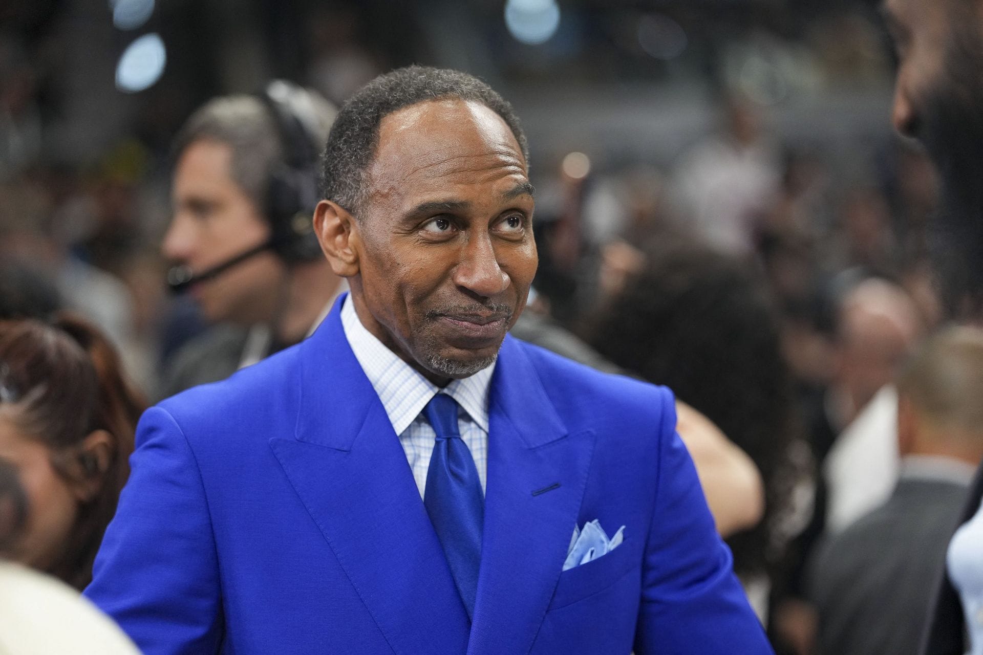 Fox Anchor Presses Stephen A. Smith's Viral Take Criticizing Lakers' "All-White" Players With"Black Quarterback" Analogy&nbsp;&nbsp;