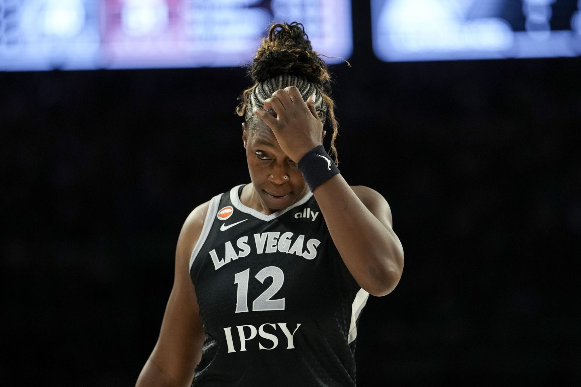 "Thanks to the Fever and CC fans" - WNBA Fans Celebrate As Chelsea Gray DM Sender Loses Job at Hilton Grand Amid Alleged Racial Slur Controversy
