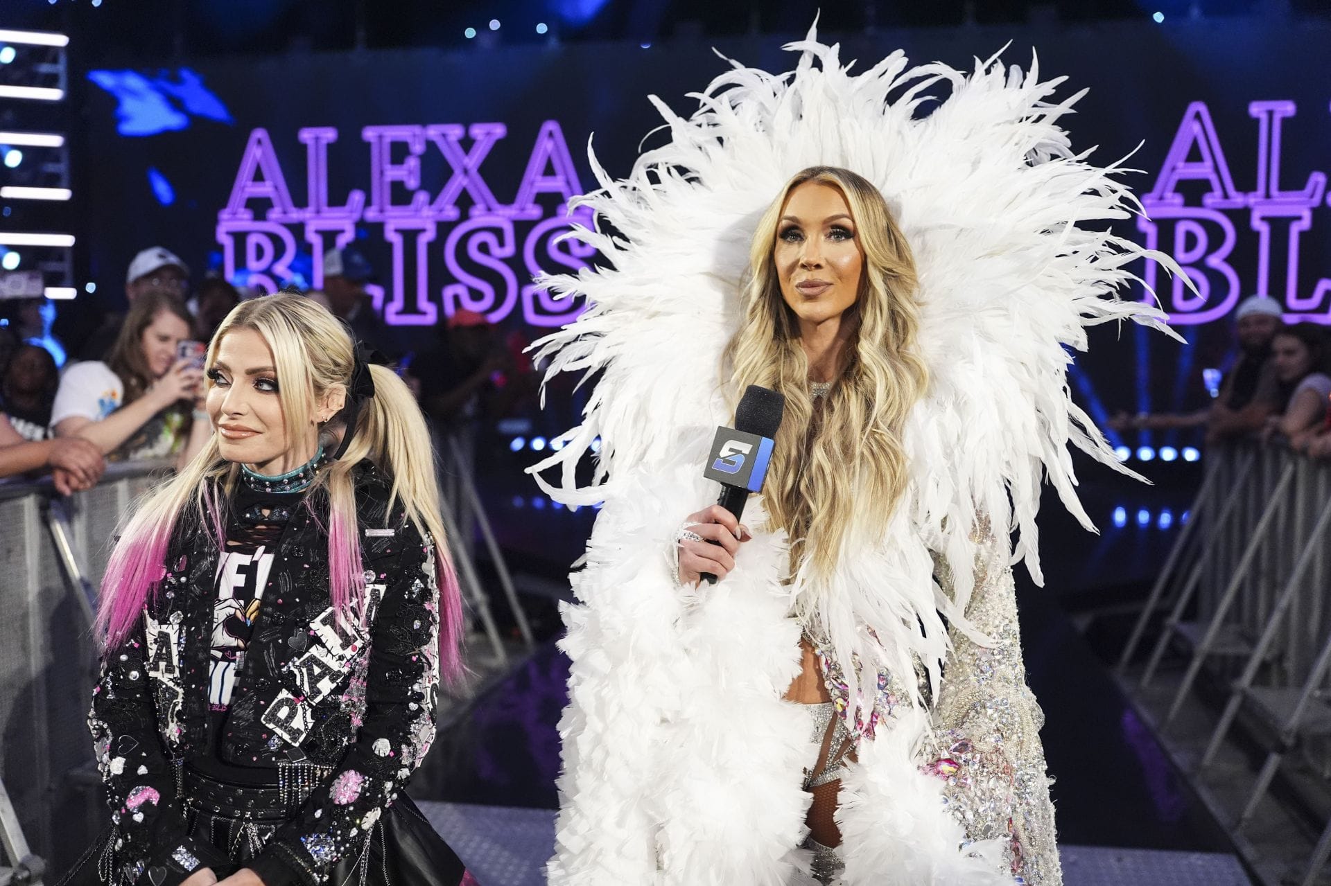 "This b*tch" - Charlotte Flair makes things personal with savage threat to WWE SmackDown star