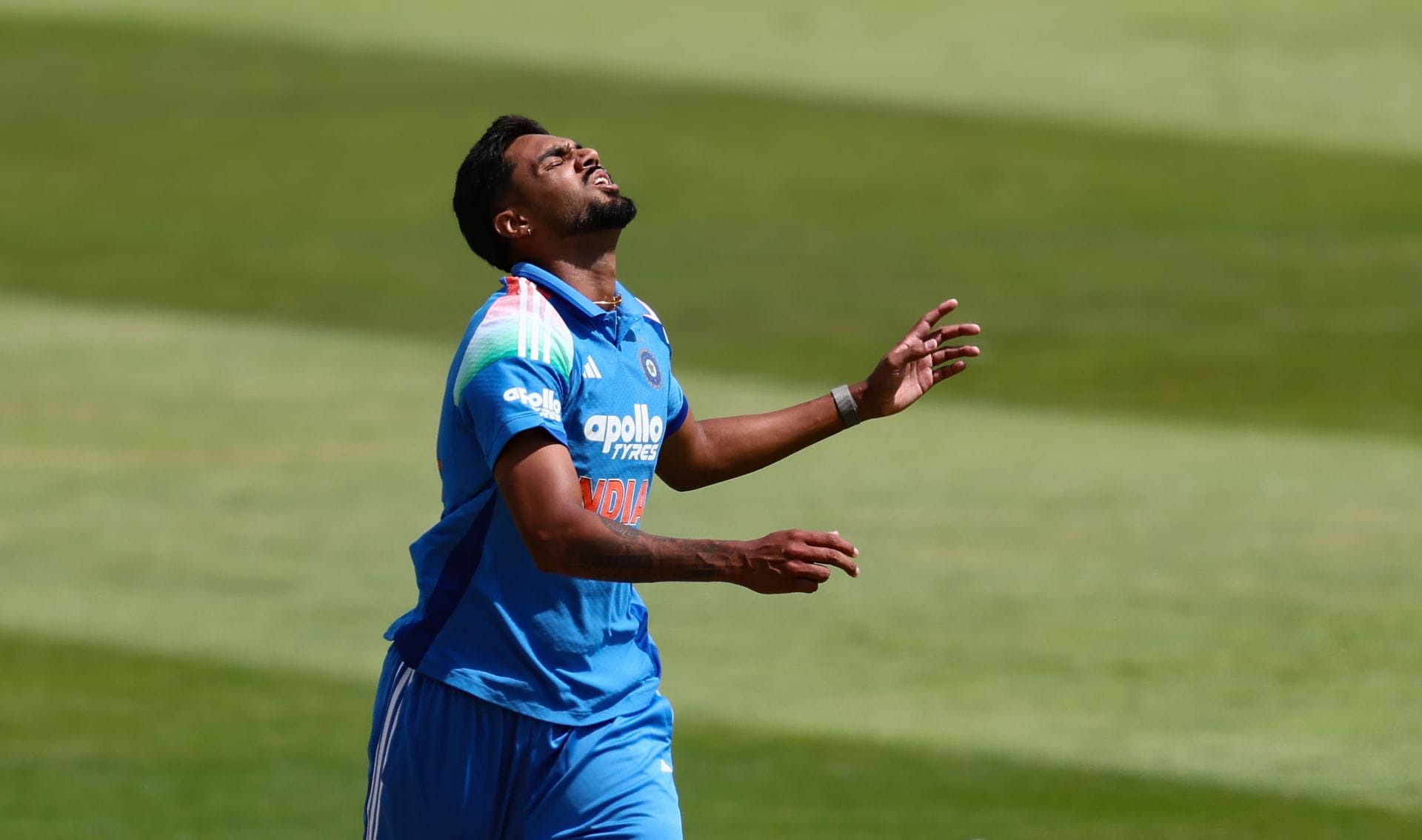 Gurnoor Brar collides with Shubman Gill but holds on to crucial catch as Jos Buttler departs for 5 in ENG vs IND 2026 1st ODI [Watch]