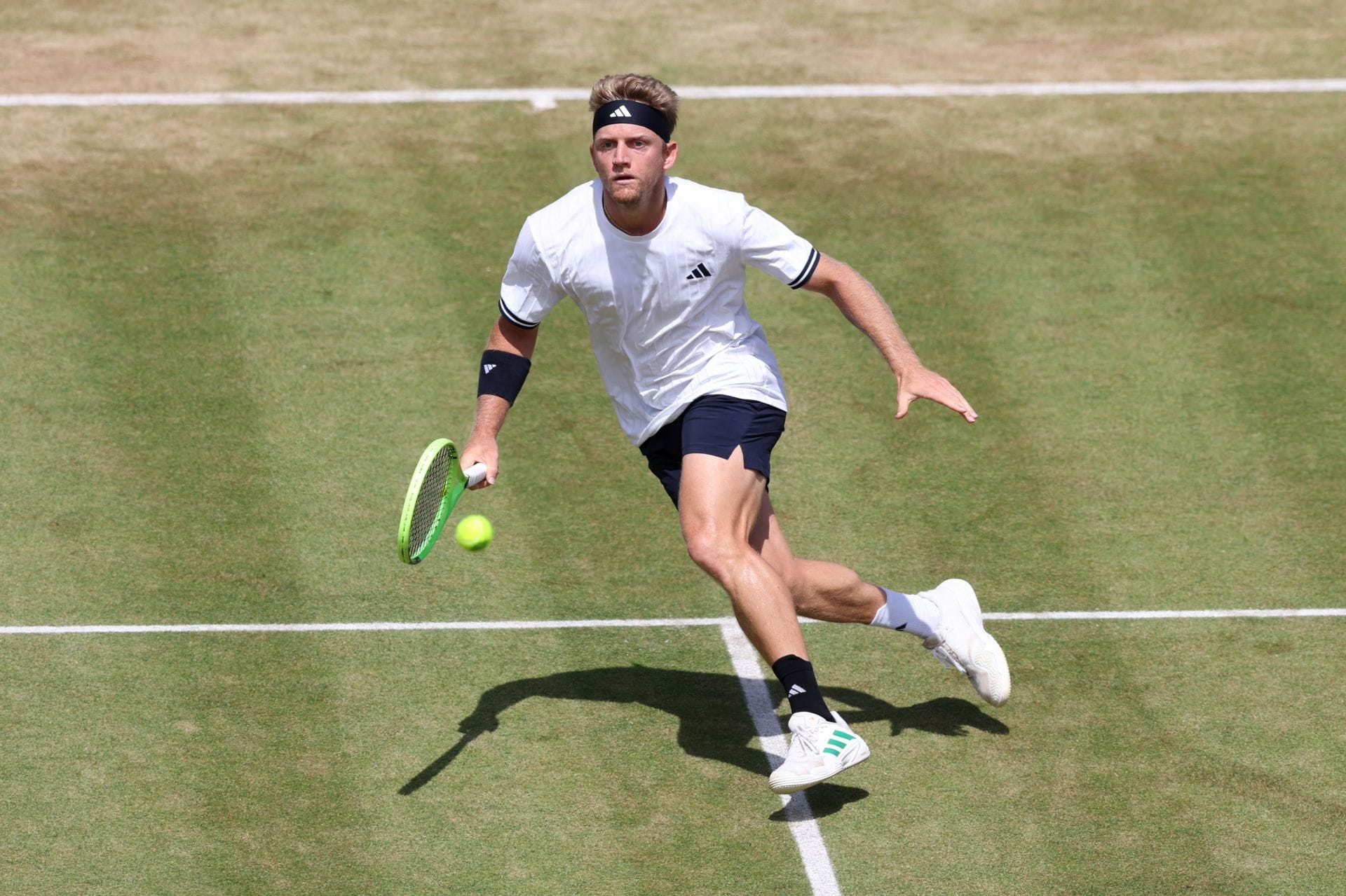 Alejandro Davidovich Fokina da Espanha no Campeonato HSBC em Londres, Inglaterra. (Foto de Getty Images)