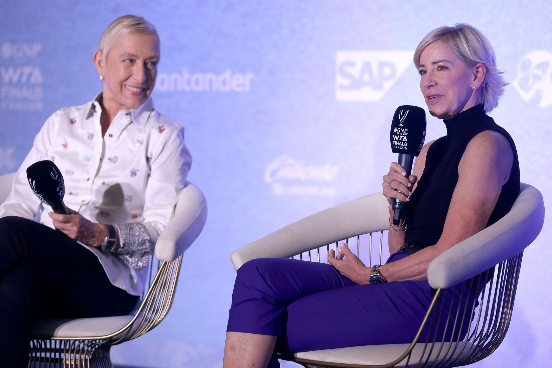 Martina Navratilova e Chris Evert no GNP Seguros WTA Finals Cancun em Cancun, México. (Foto de Getty Images)