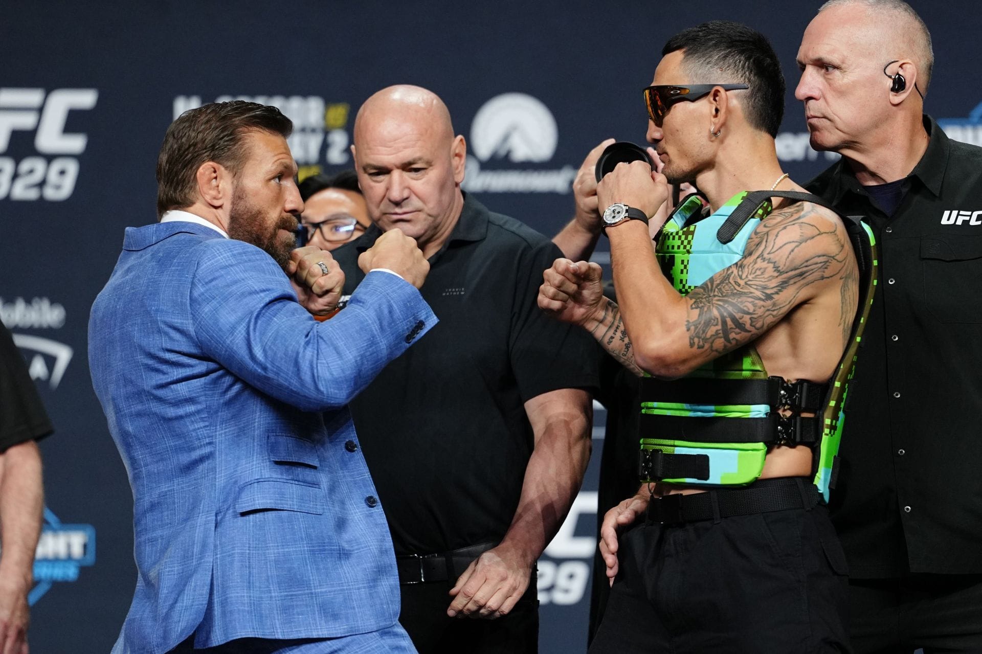 Max Holloway drops hilarious one-liner after Conor McGregor throws sunglasses away during face-off