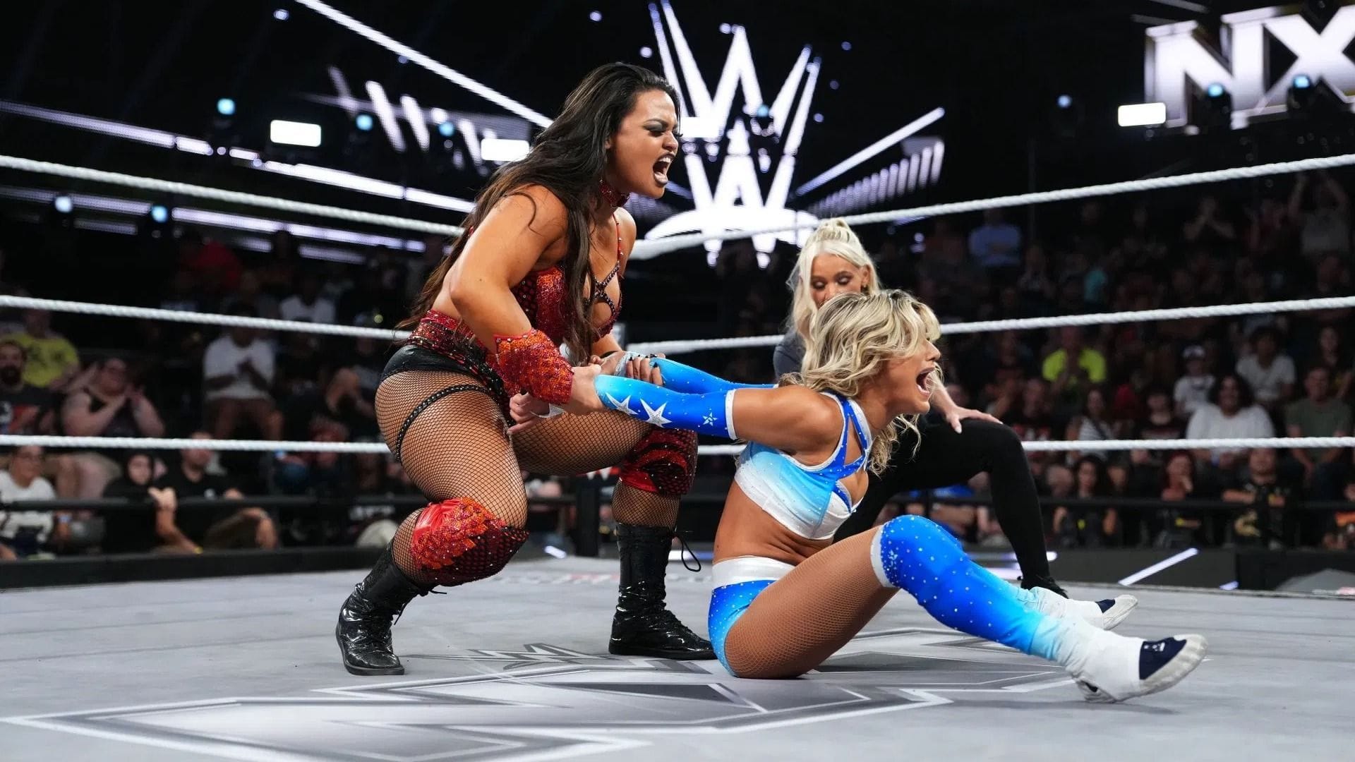 Top WWE authority figure sends a message to the debutant Reina Volcan