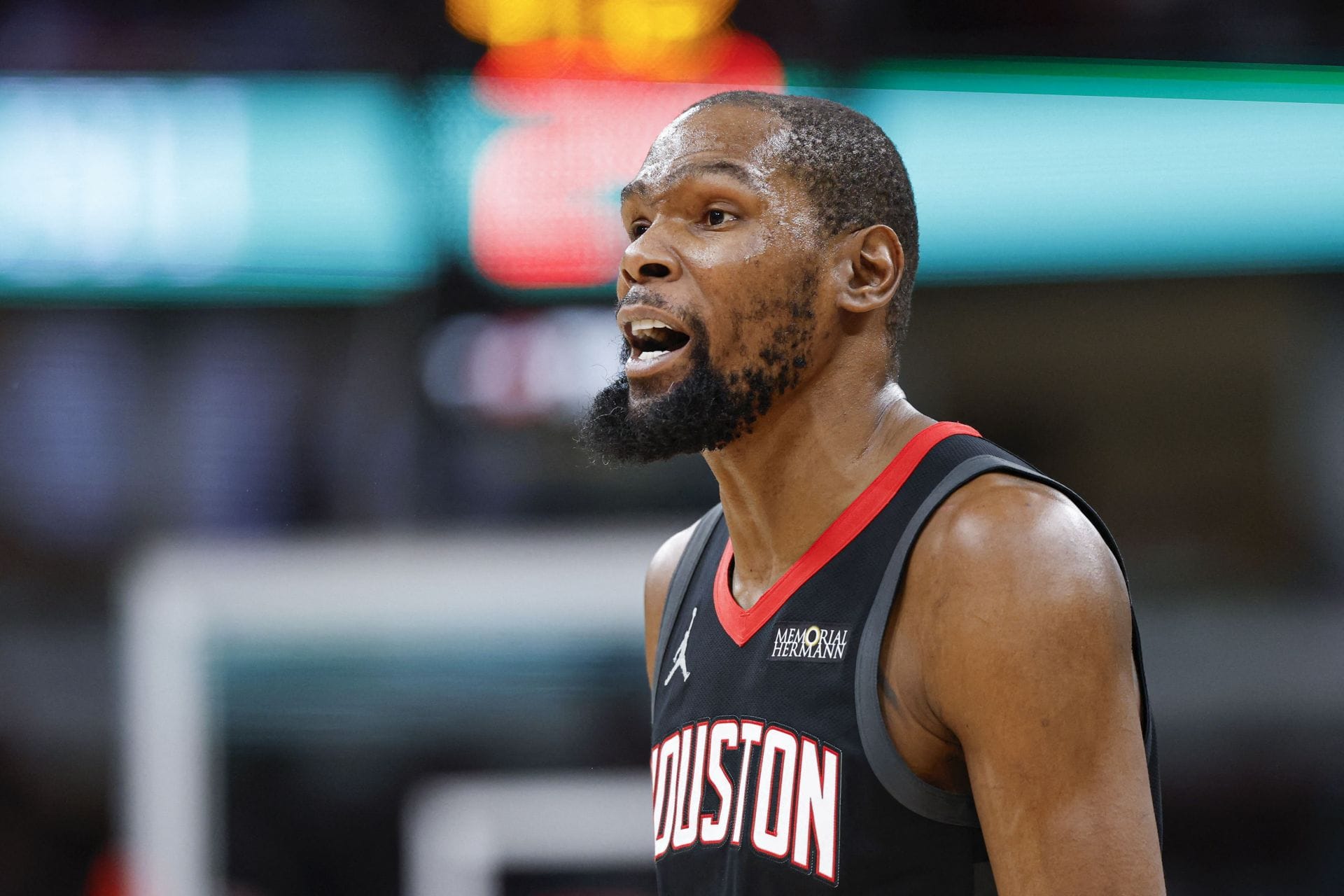 "Oh Nah PR Team Set Him Up Here": NBA Fans Brutally Mock Kevin Durant's Fake "Candy Apple" Sneaker Release Pics