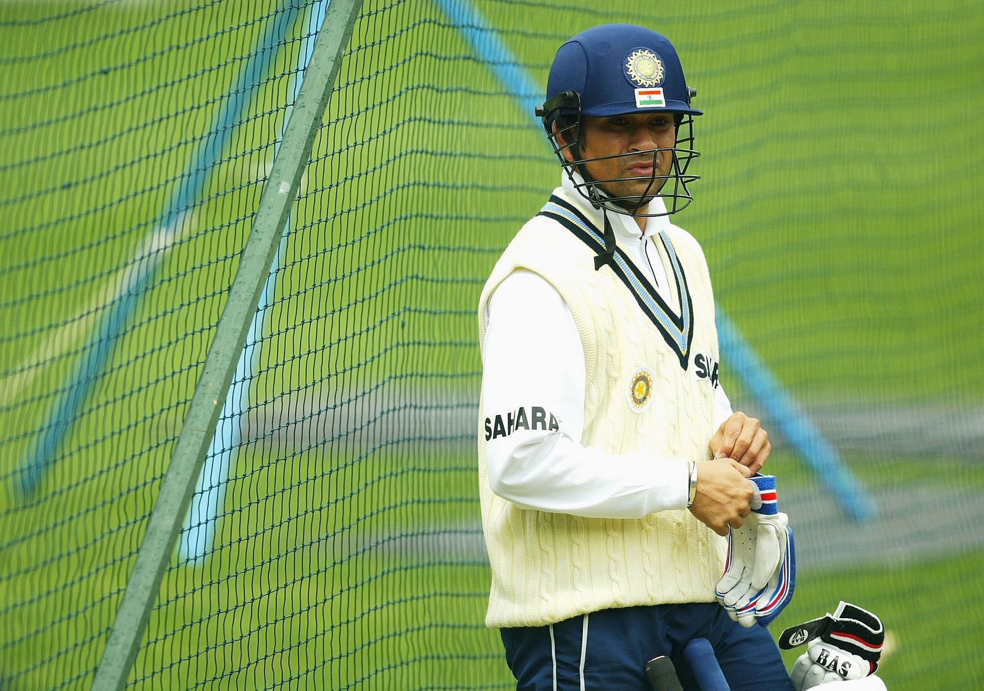 Former India cricketer reveals stunning incident of lending abdominal guard to Sachin Tendulkar