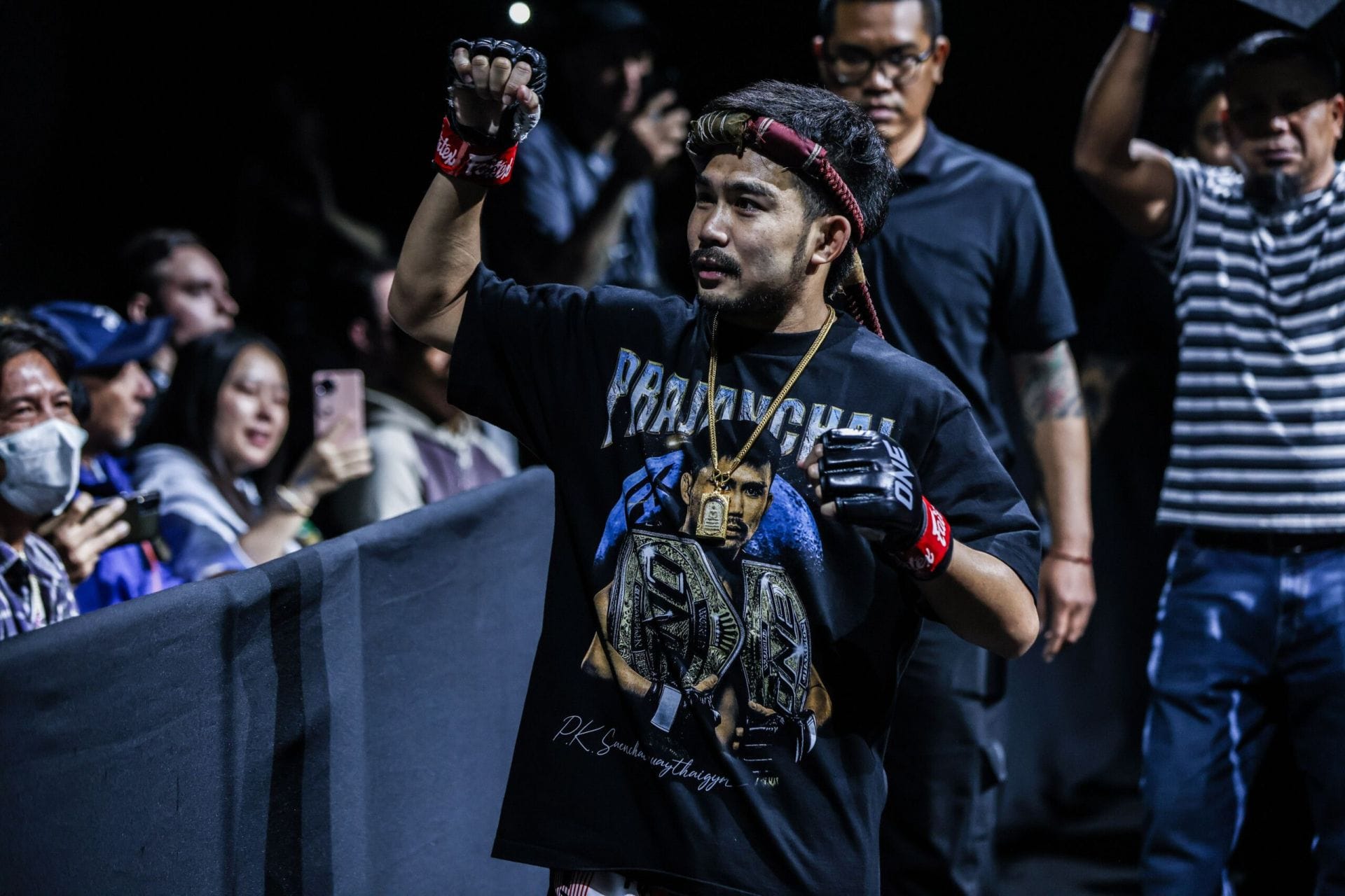 “Very fast and more diverse” – Prajanchai analyzes the high-stakes strawweight kickboxing clash between Di Bella and Zhang Peimian