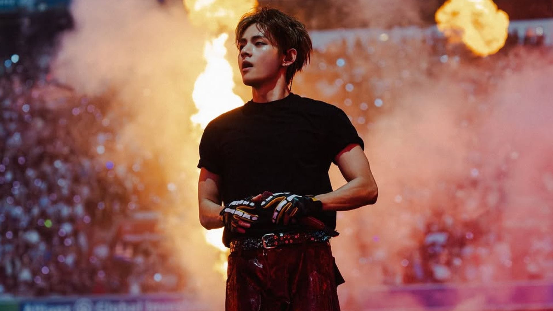 "WE LOVE YOU TAEHYUNG" - Fans react after BTS' V gets emotional during the ending ment of ARIRANG Paris day 2 concert