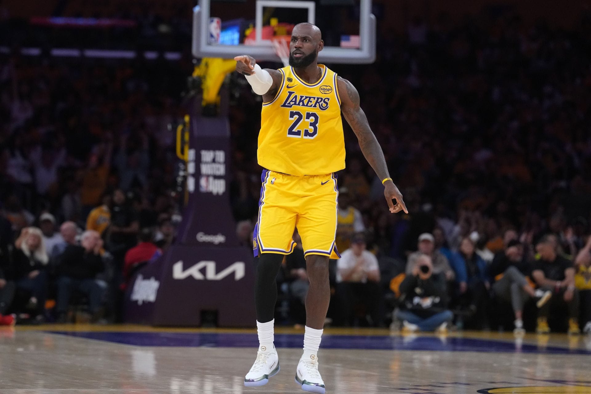 "Thirsty for a ring" - YouTuber FlightReacts Slams LeBron James For Joining 76ers After Jaylen Brown's Infamous Bronny James Video Went Viral