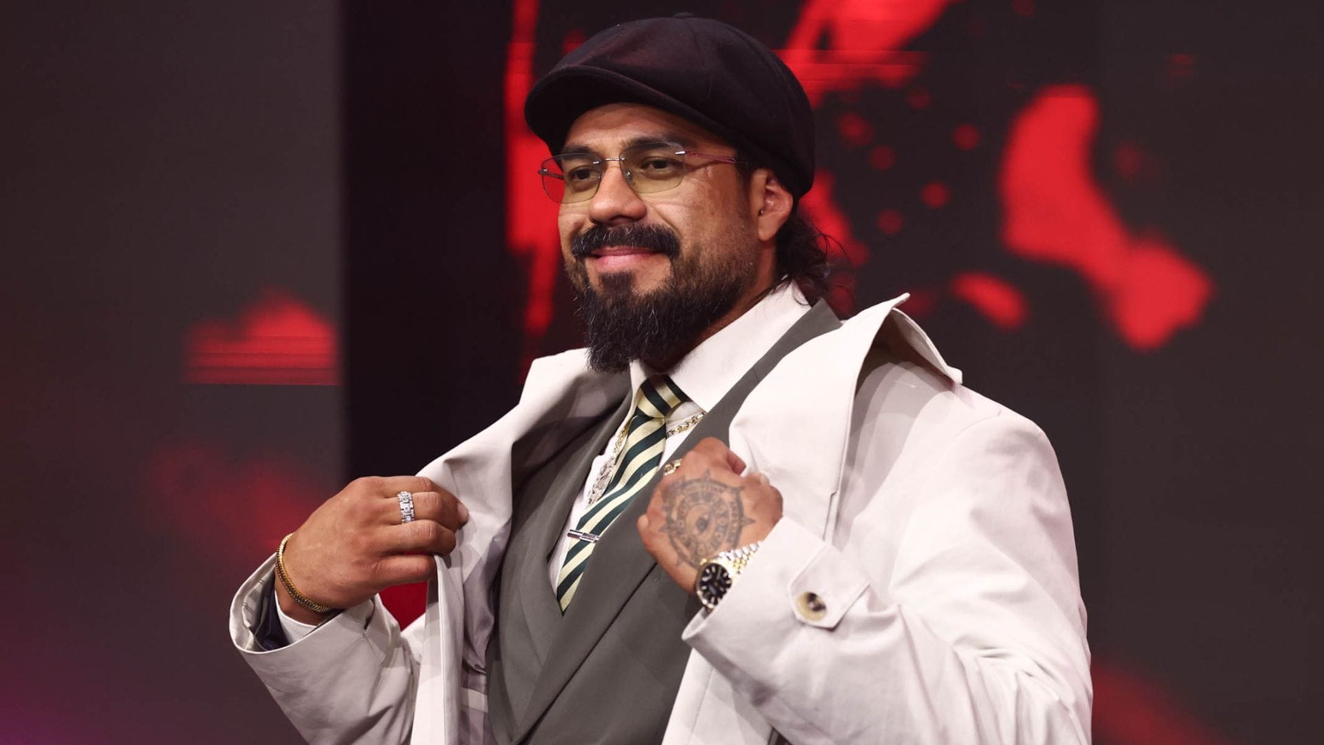 "You know where to find me" - Female star open to dating Andrade