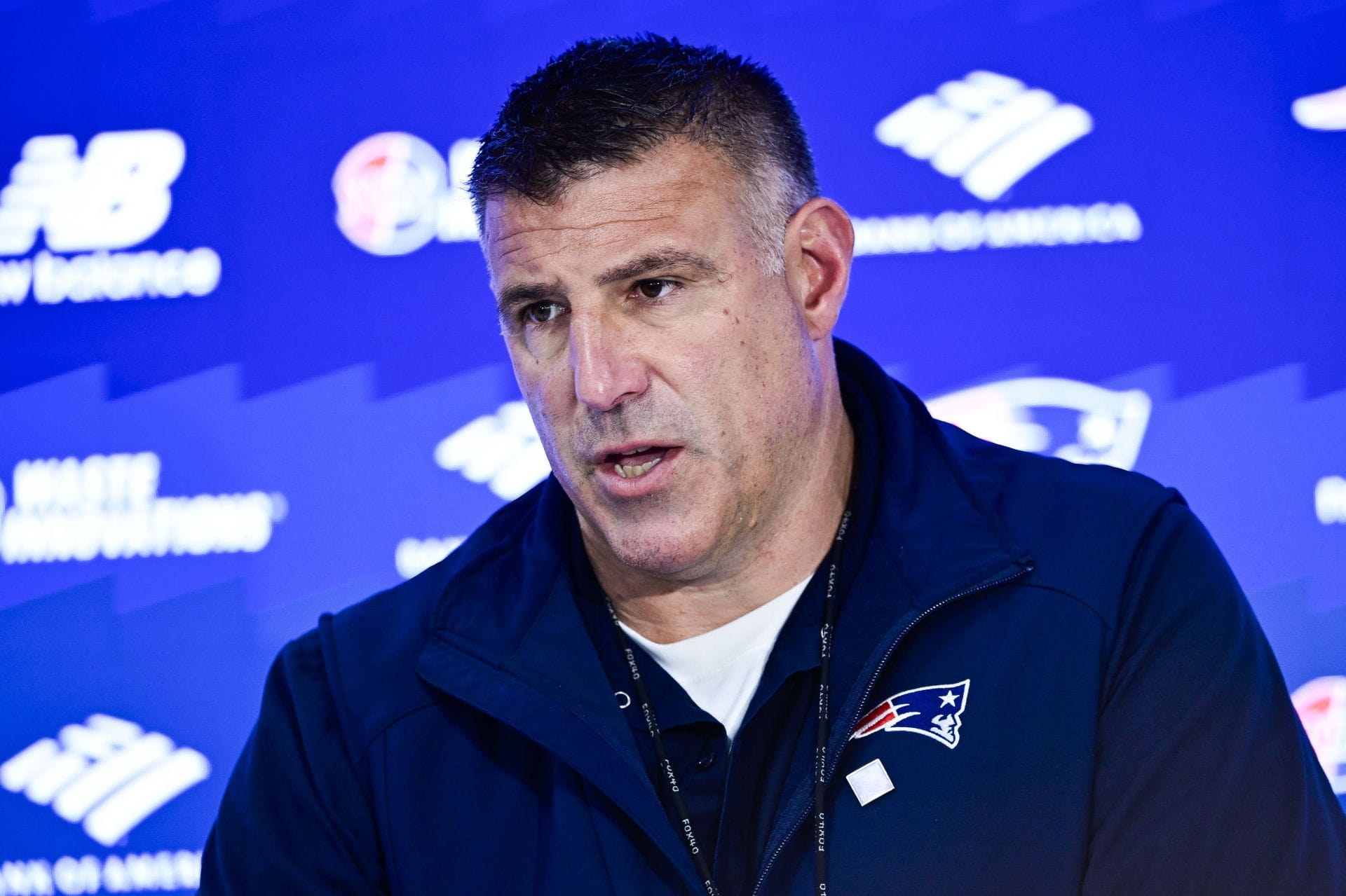 "Dog's name is Doganna Roofini," "Fire his PR guy": NFL fans react as "coward" Mike Vrabel brings puppy to Patriots press conference 