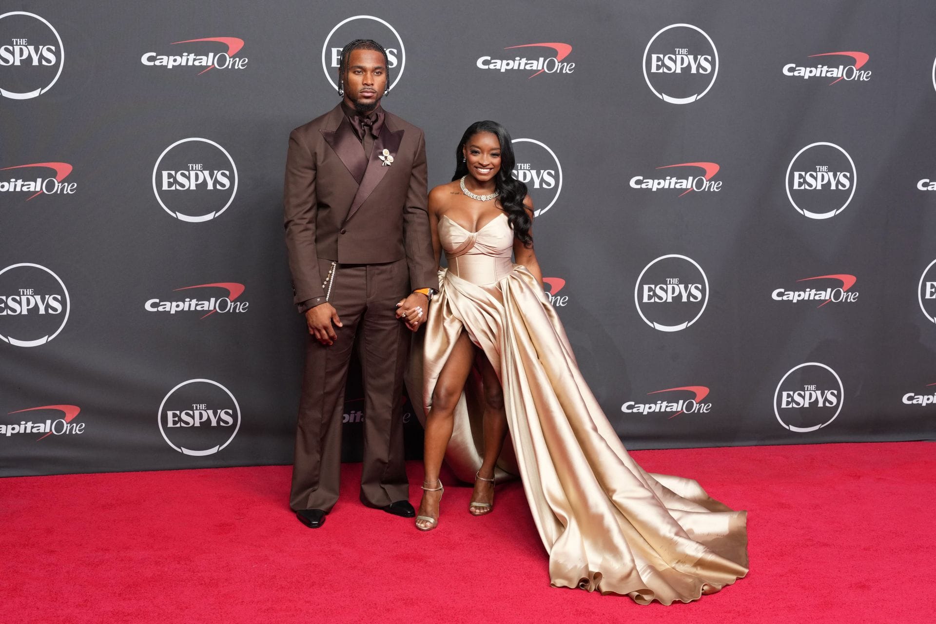 "There's a story about that": Jonathan Owens' wife Simone Biles reveals taking anxiety pills for mental health issues