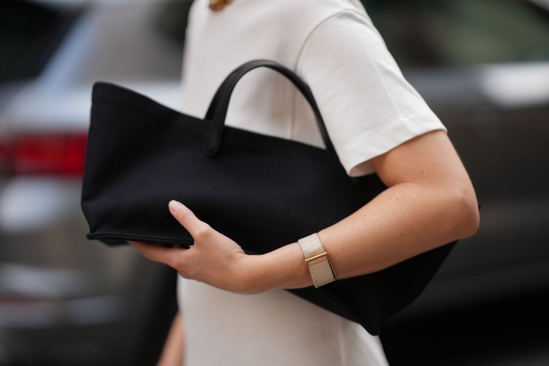 How fitness trackers calculate calories, steps, and heart rate