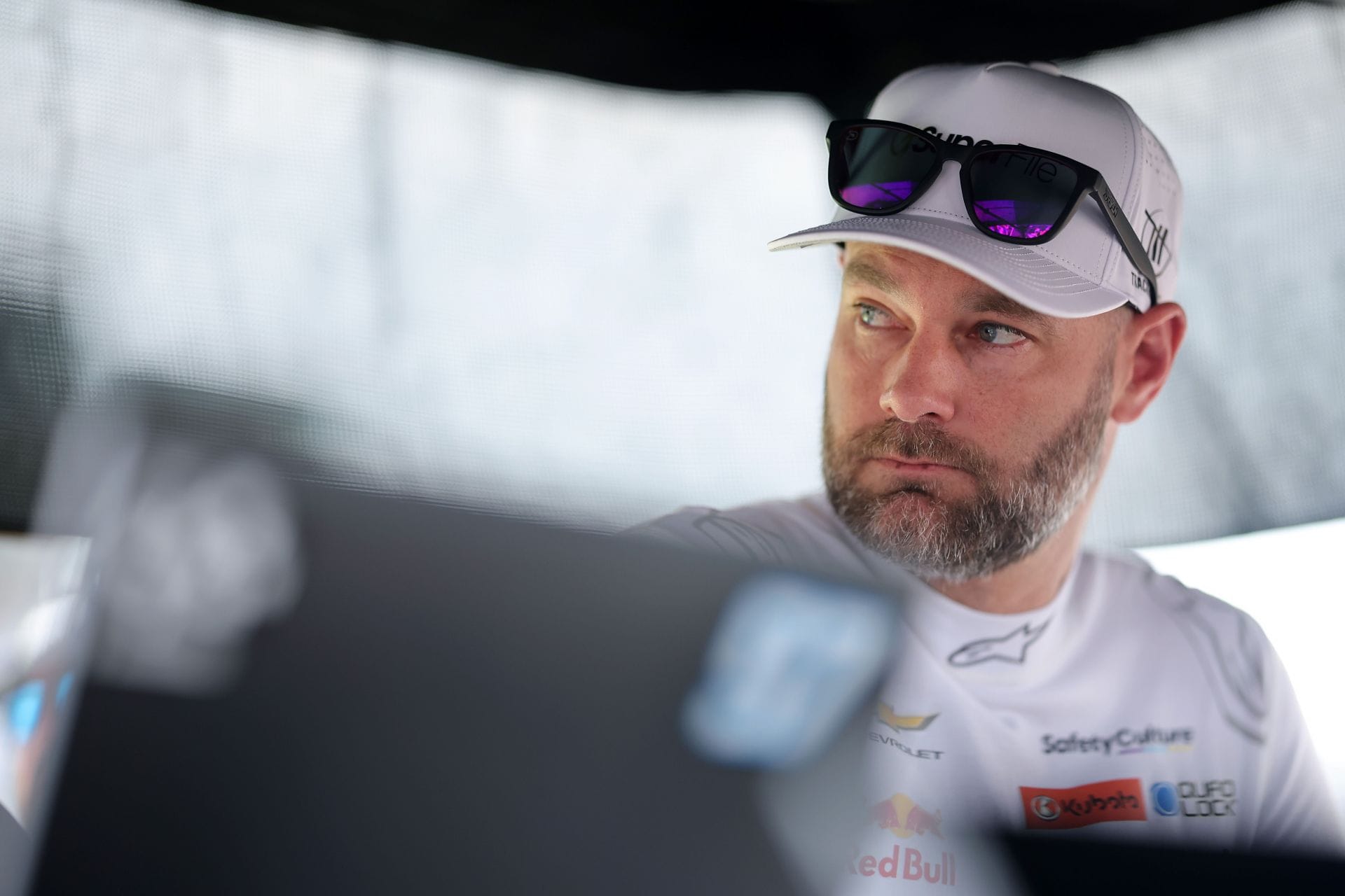 Shane van Gisbergen speaks out after Austin Hill’s accusation of intentional wreck at Chicagoland: “He just grunts”