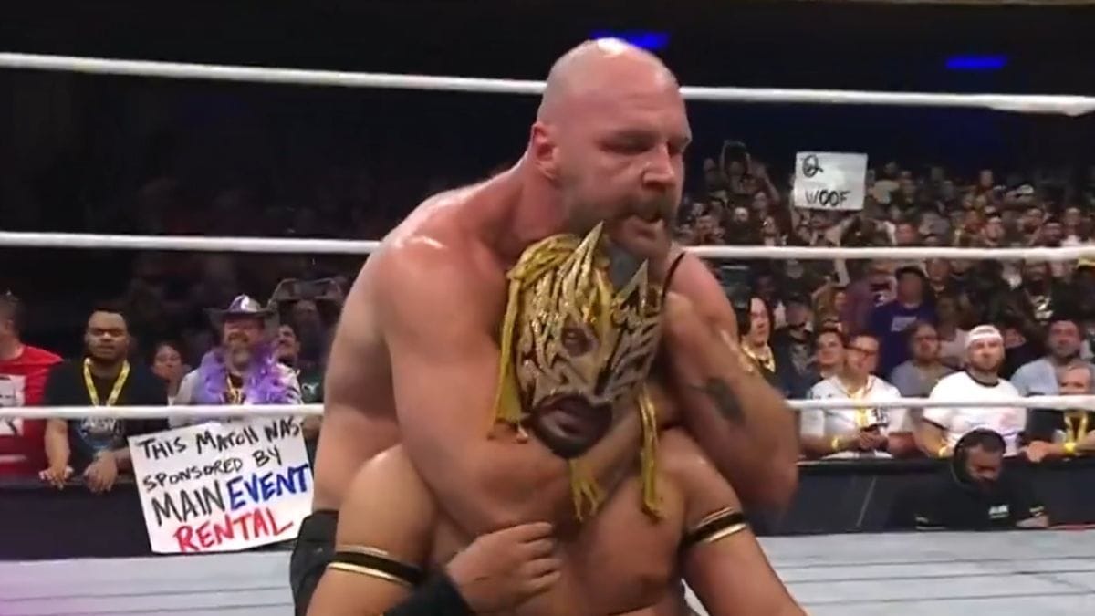 Jon Moxley brutally chokes out masked star on AEW Dynamite