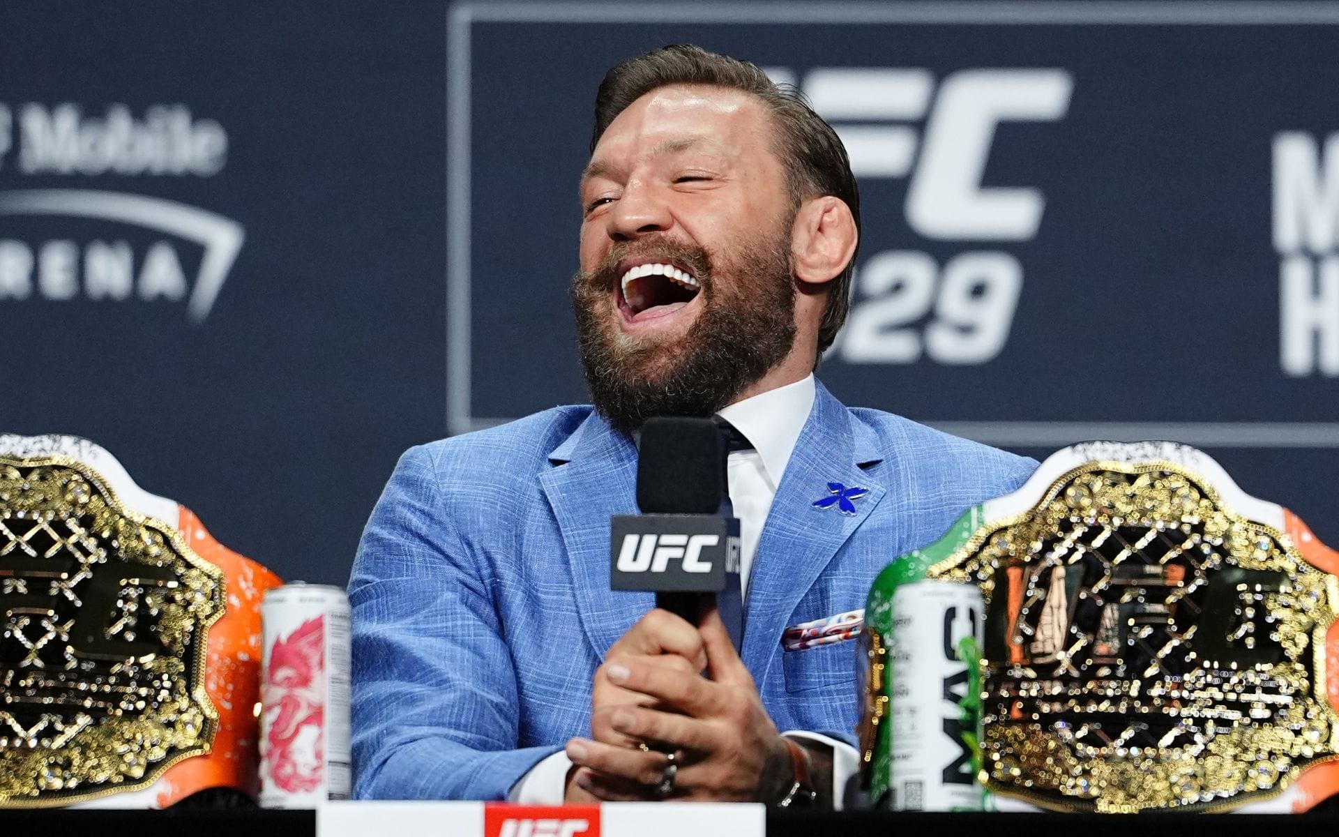 "Holy cringe" - Fans left divided after Conor McGregor unexpectedly breaks into an Oasis classic during UFC 329 press conference
