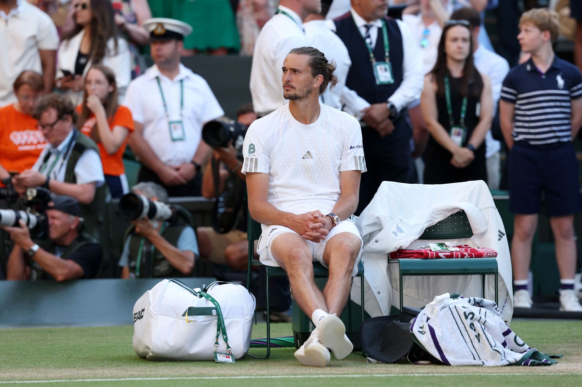 "BORING BORING BORING";"Worst Slam final in history" - Fans frustrated by Jannik Sinner vs Alexander Zverev's showing in Wimbledon final 