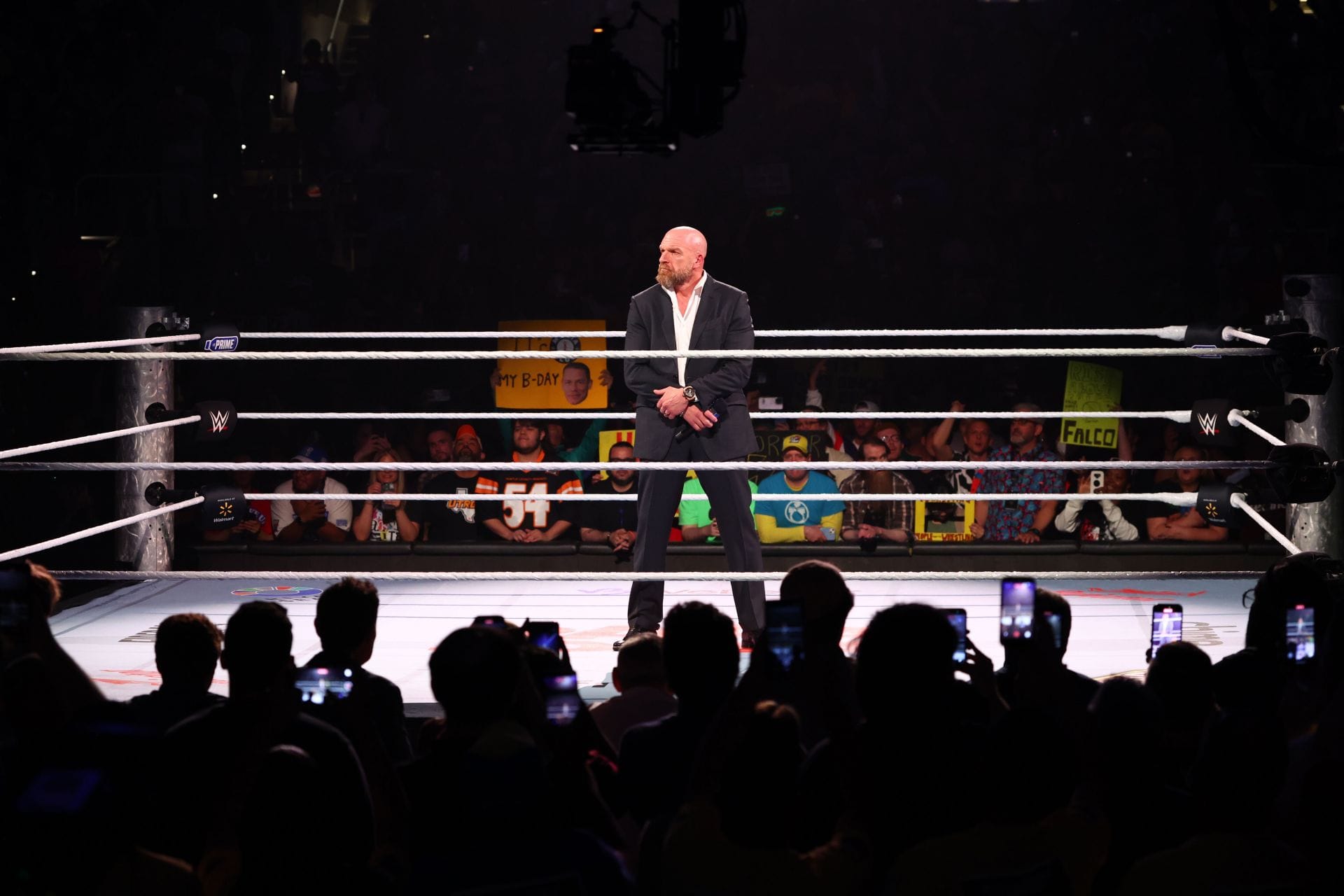 UPDATE: Beloved star shares post after leaving boots in the ring amid WWE speculation