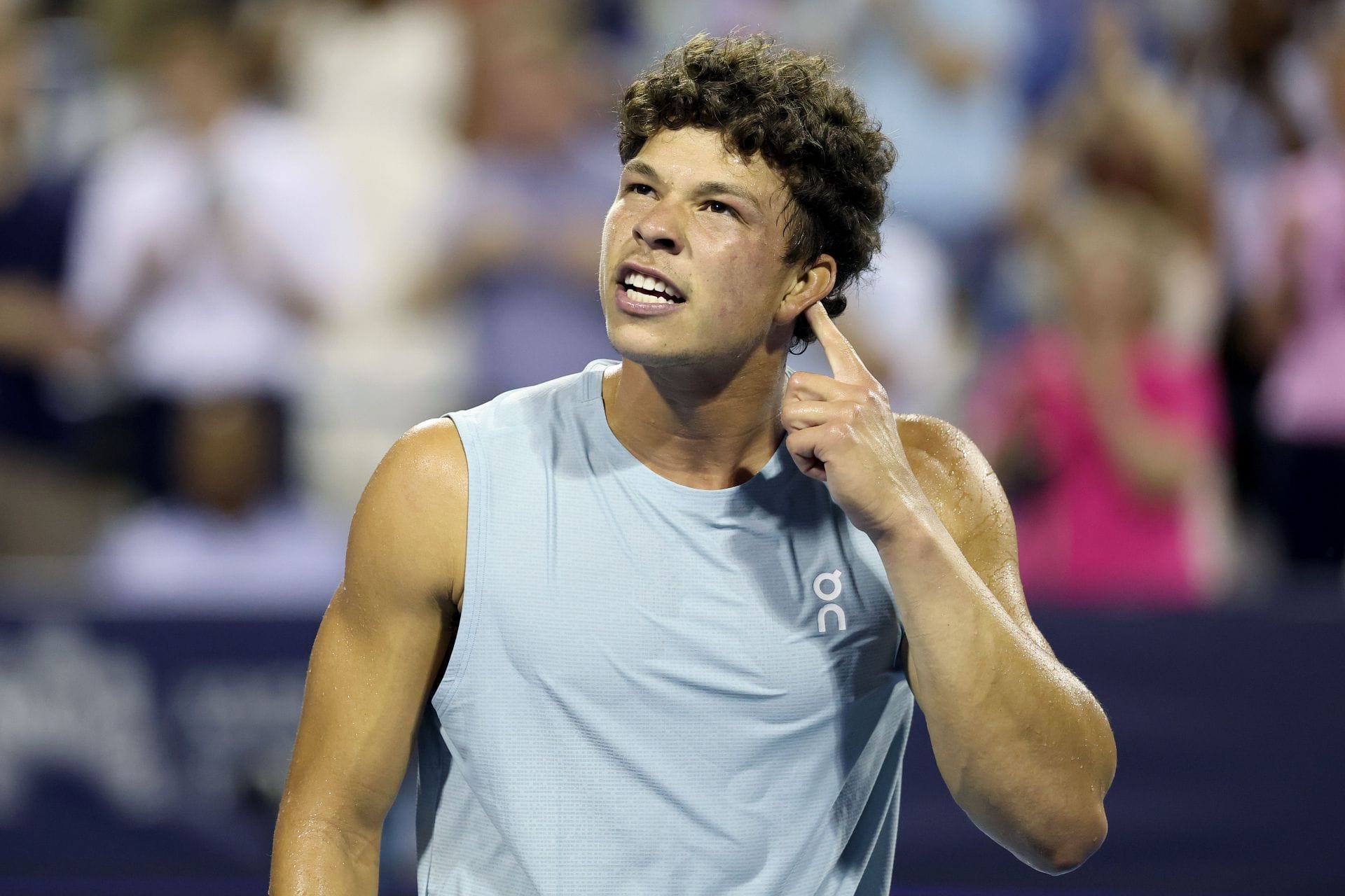 WATCH: Ben Shelton personally apologizes to fan in stands at Mubadala DC Open after accidentally hitting them with serve bomb