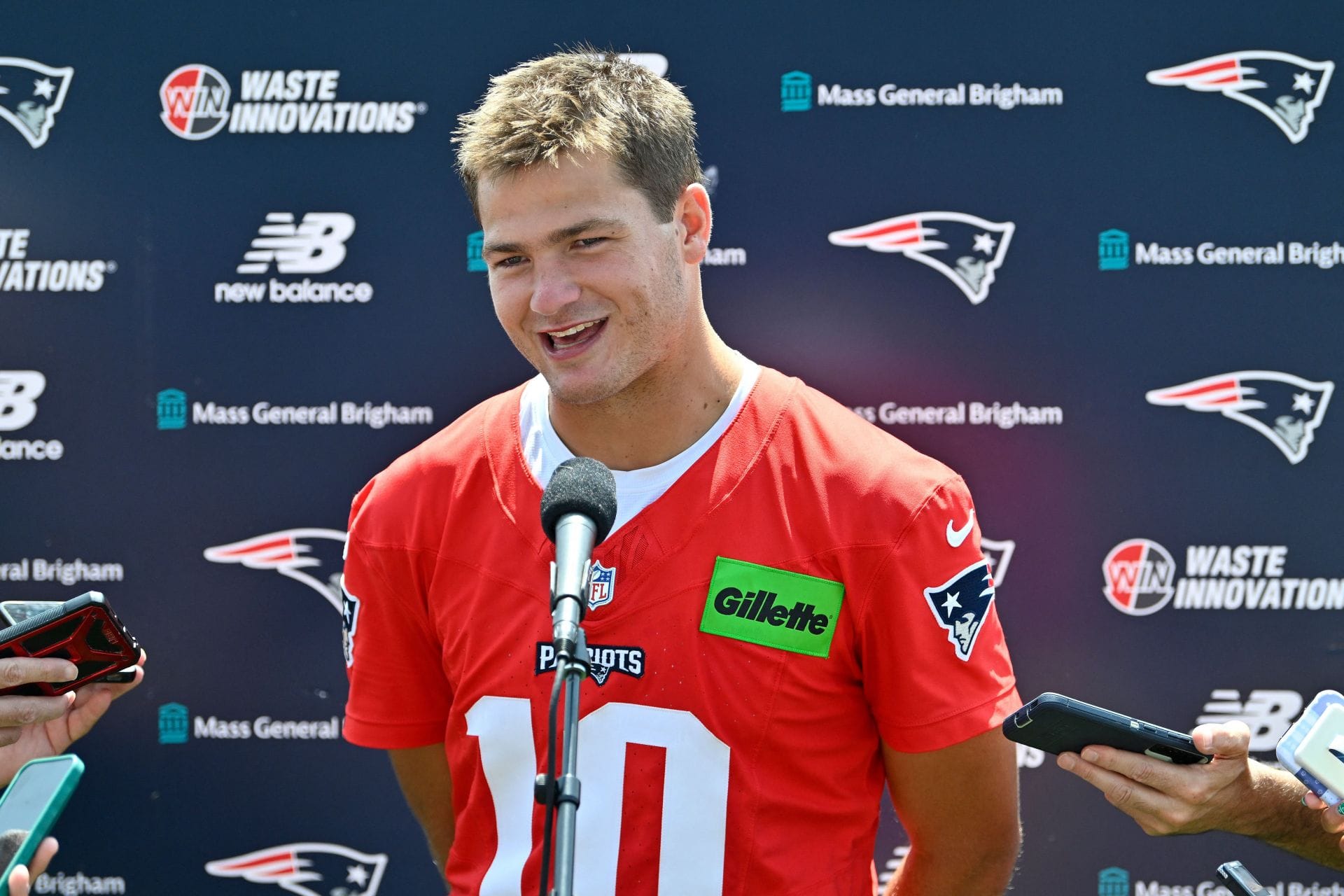 "Shaky day for Drake Maye": Patriots insider highlights key moments from day 2 of training camp
