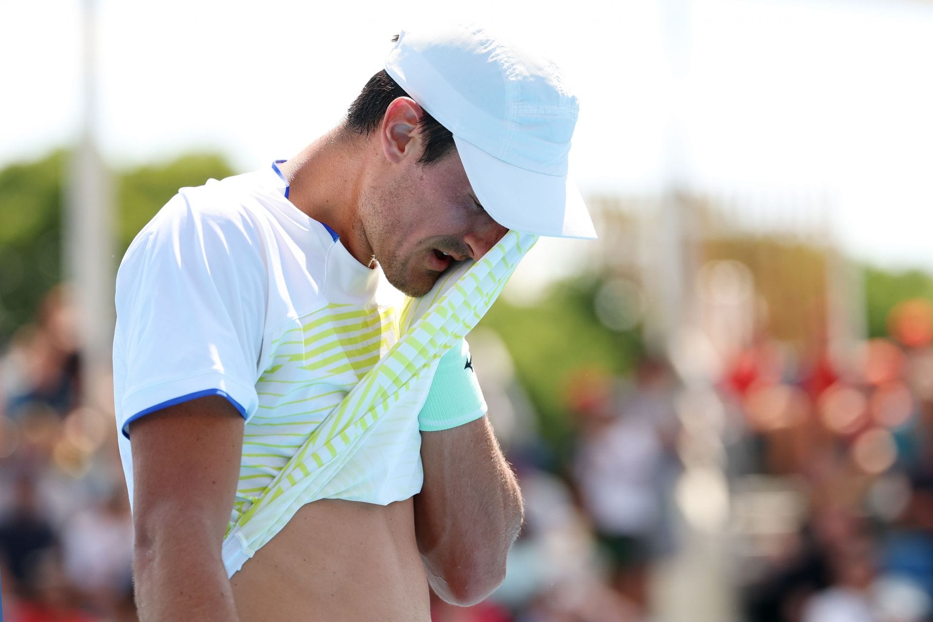 "One of the worst suspicious matches ever" - Fans shocked after Bernard Tomic suffers 16th loss in under 50 Minutes
