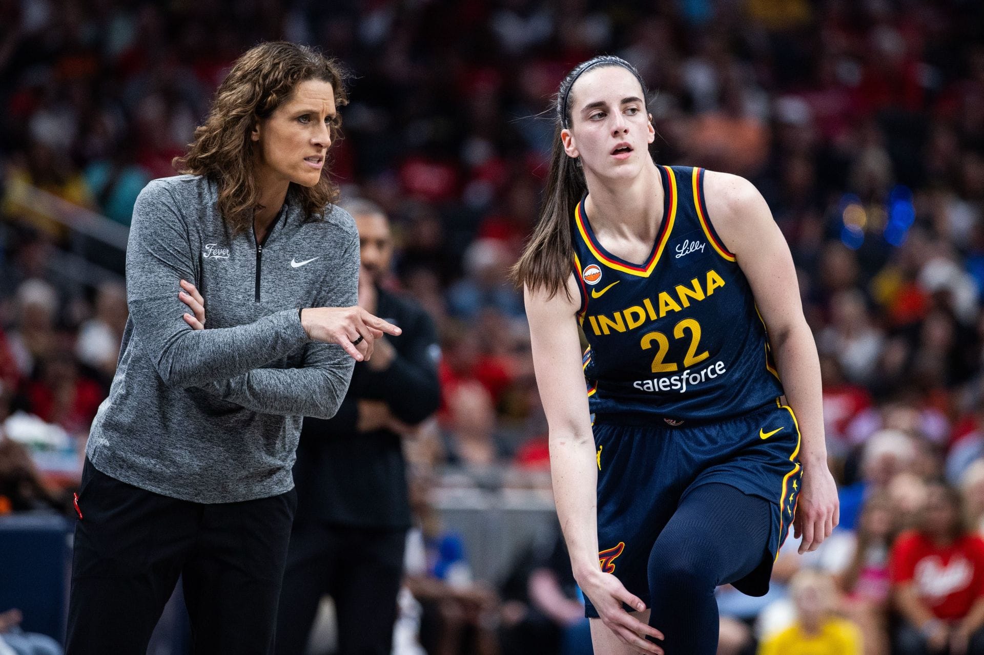 "God, I Hate Stephanie White": Caitlin Clark Fans Lambast Fever HC's Locker Room Shoutout on Season-Low 7 Turnovers Without Star 