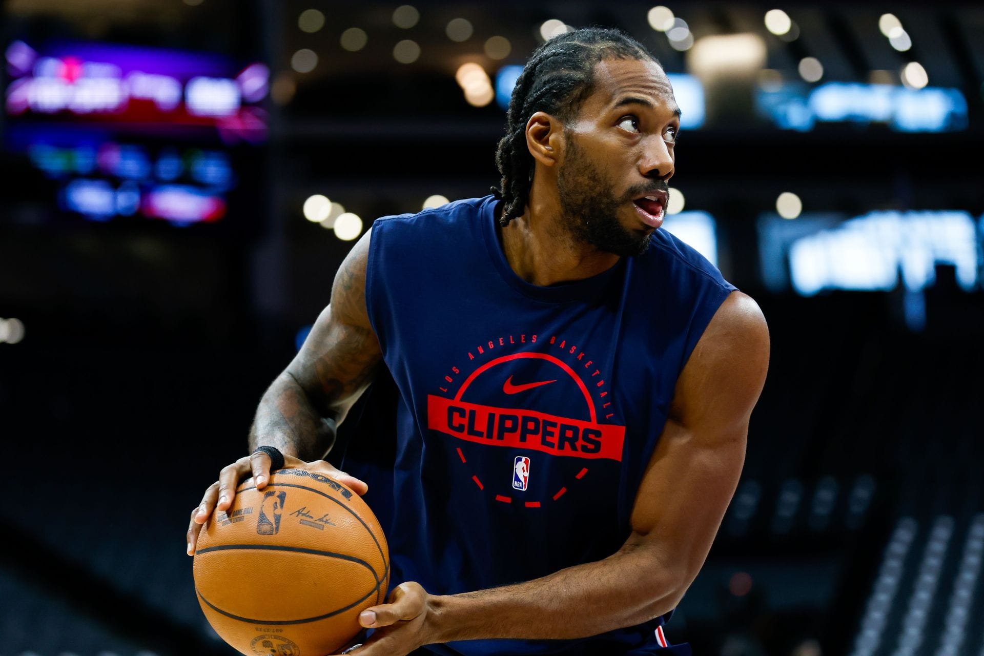 "Raptors just reverse-tamper the Clippers?", "Fleeing Rico charges" - NBA Fans Question Timing of Kawhi Leonard's Raptors Trade Amid Aspiration Saga