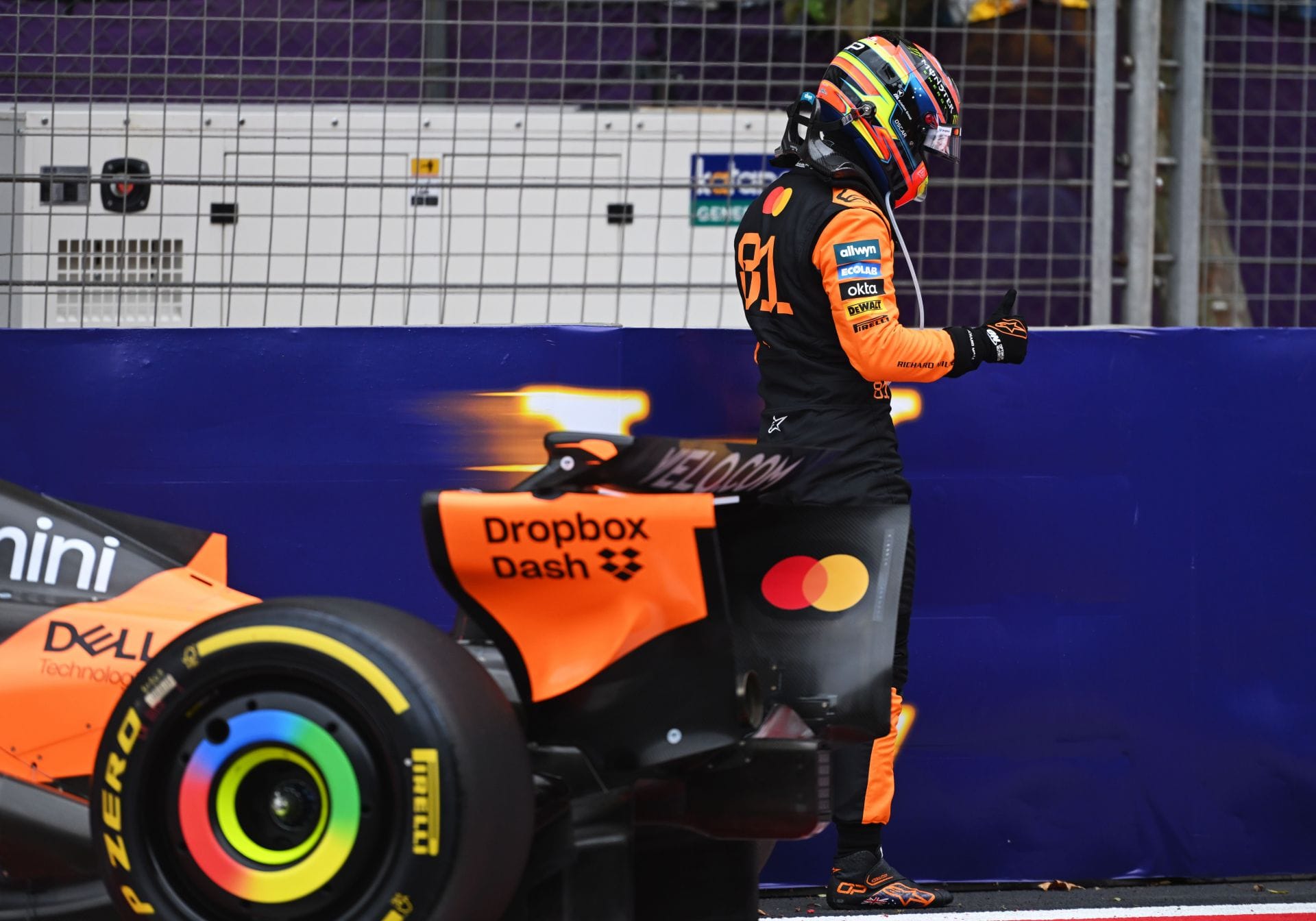 Oscar Piastri lashes out at McLaren during F1 Hungarian GP as he loses race  lead to Lando Norris