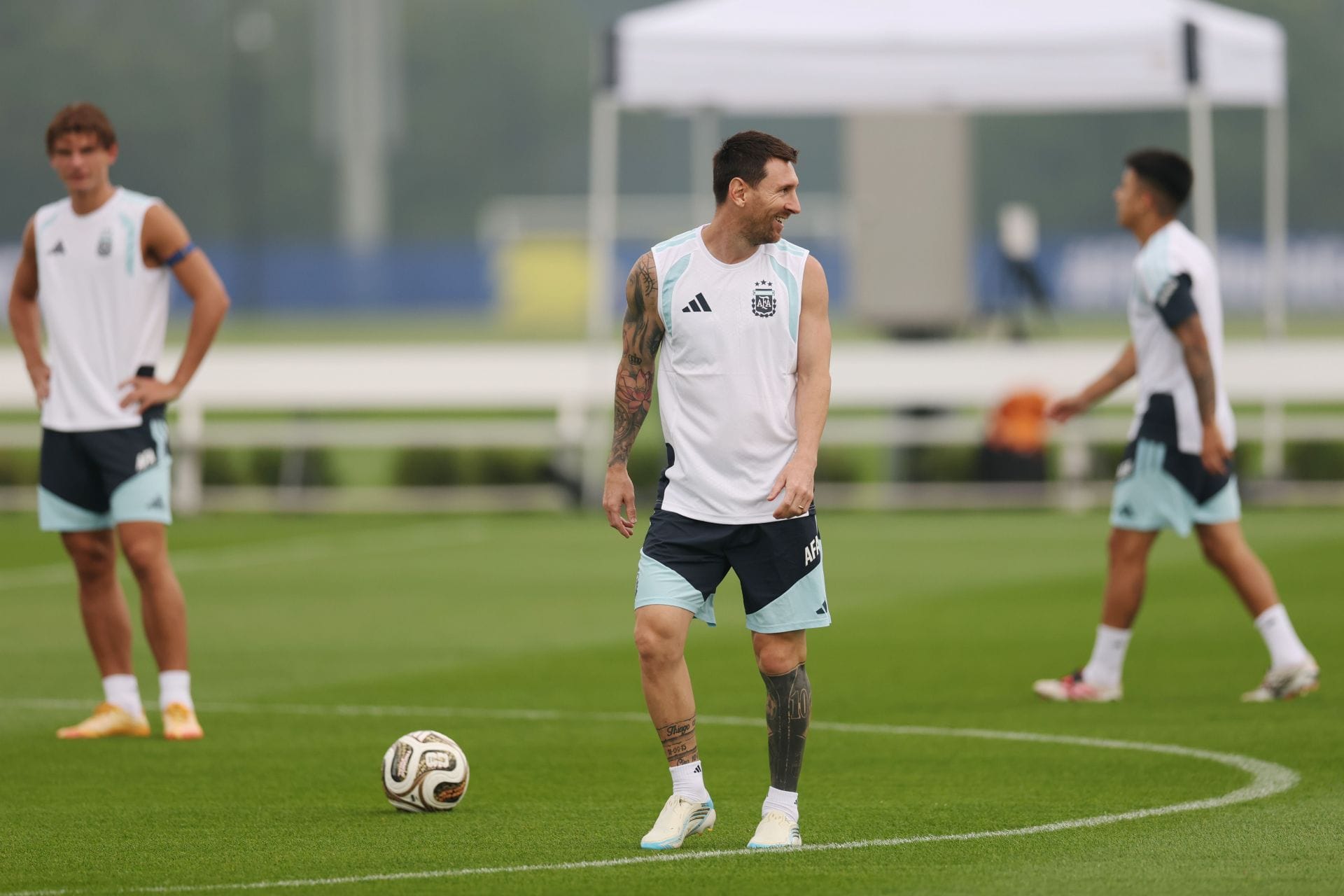 WWE star compares herself with Lionel Messi 