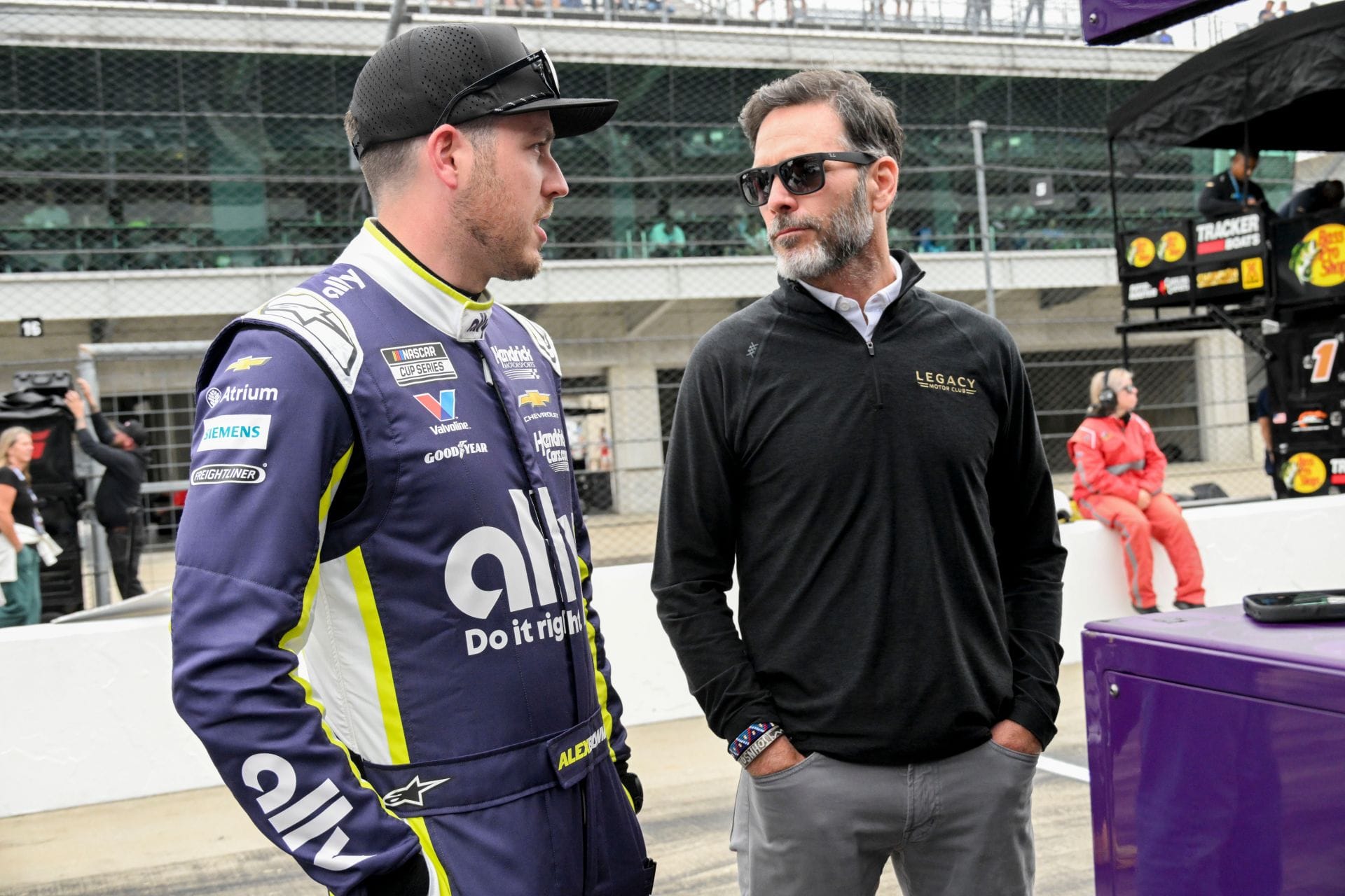 “Fitting send off”: Fans react to Jimmie Johnson returning to HMS No. 48 for 2027 Daytona 500