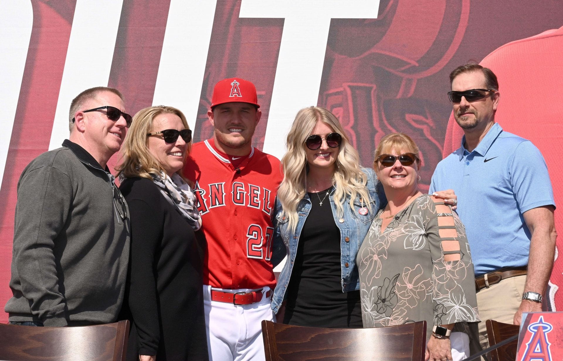 PICTURES: Mike Trout's wife Jessica rocks pastel green shirt and matching shorts on Napa Valley getaway with Angels wives and girlfriends
