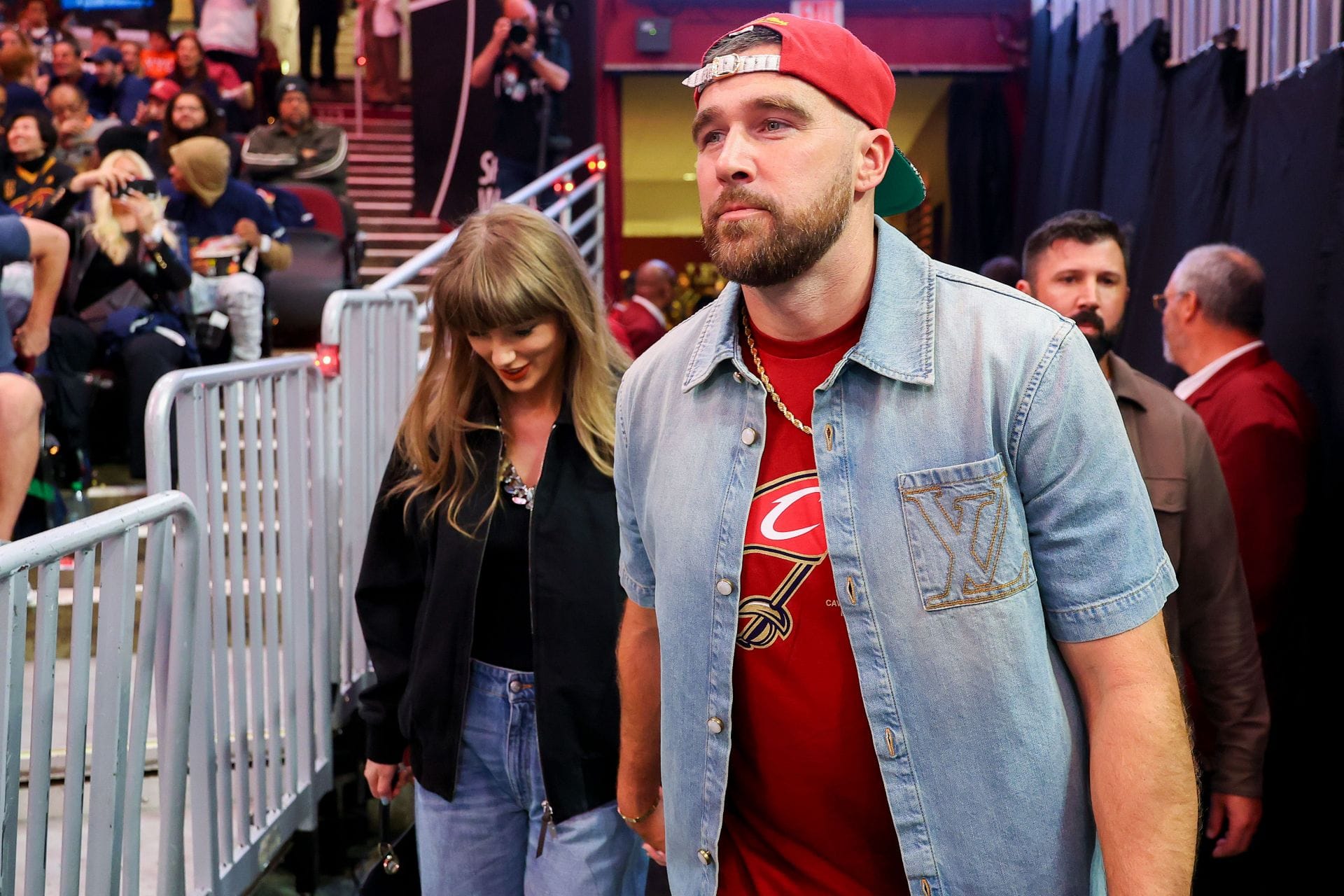 Taylor Swuft e Travis Kelce (R) - Fonte: Getty