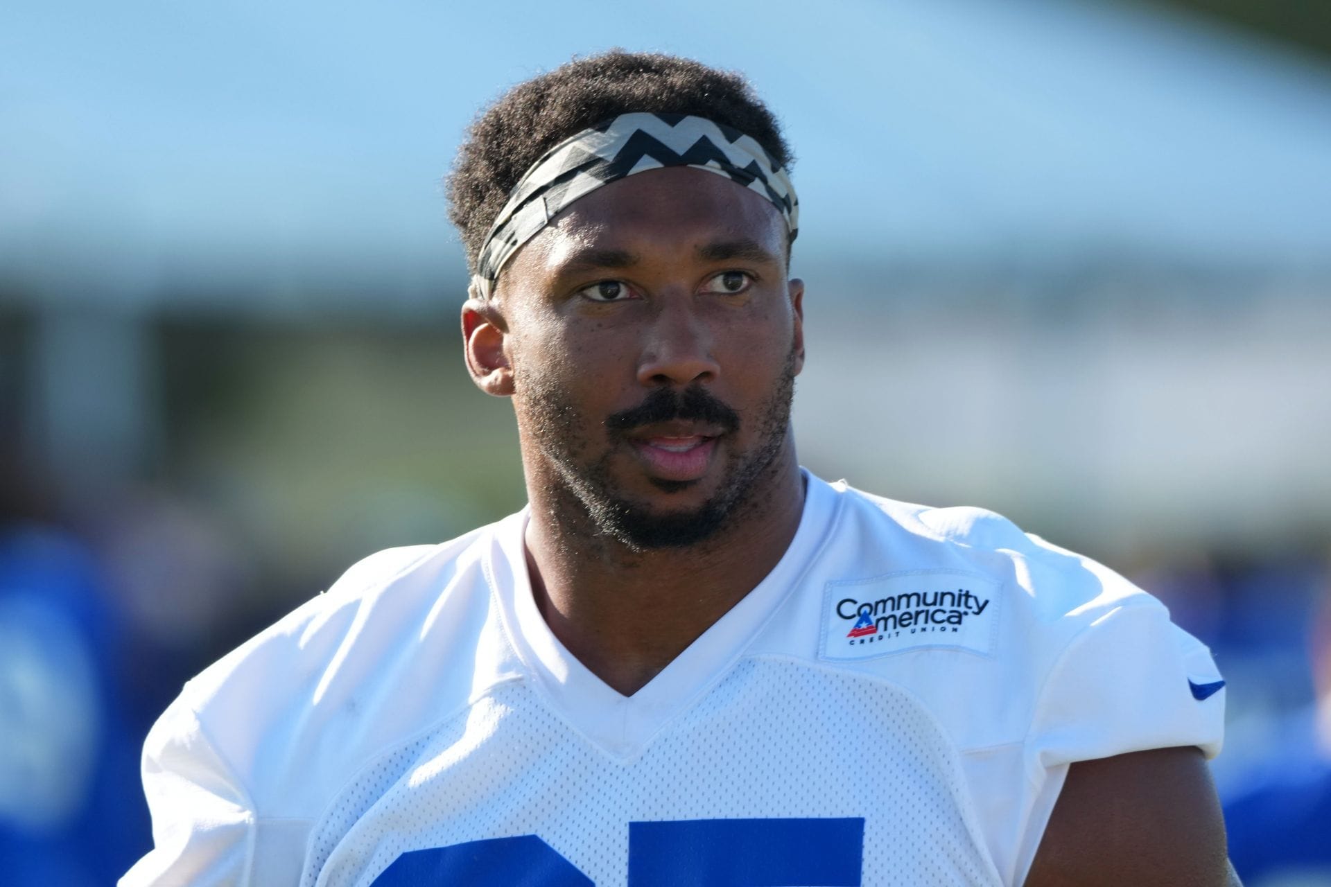 “Won’t play all season,” “Giving his trainer CTE”: NFL fans react as Myles Garrett slams coach during Rams training camp