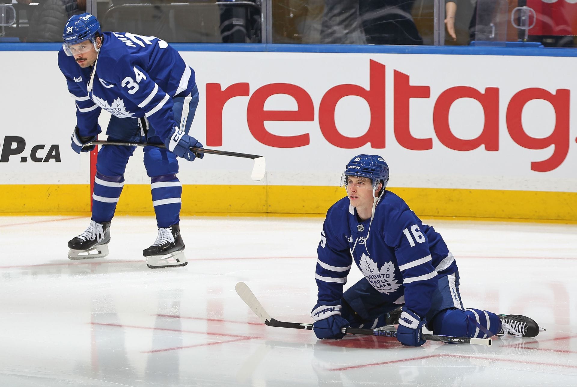 "Wonder if Marner brought up the schedule B bonuses": NHL fans react as Auston Matthews' snap with ex Leafs forward at Frederik Andersen's wedding
