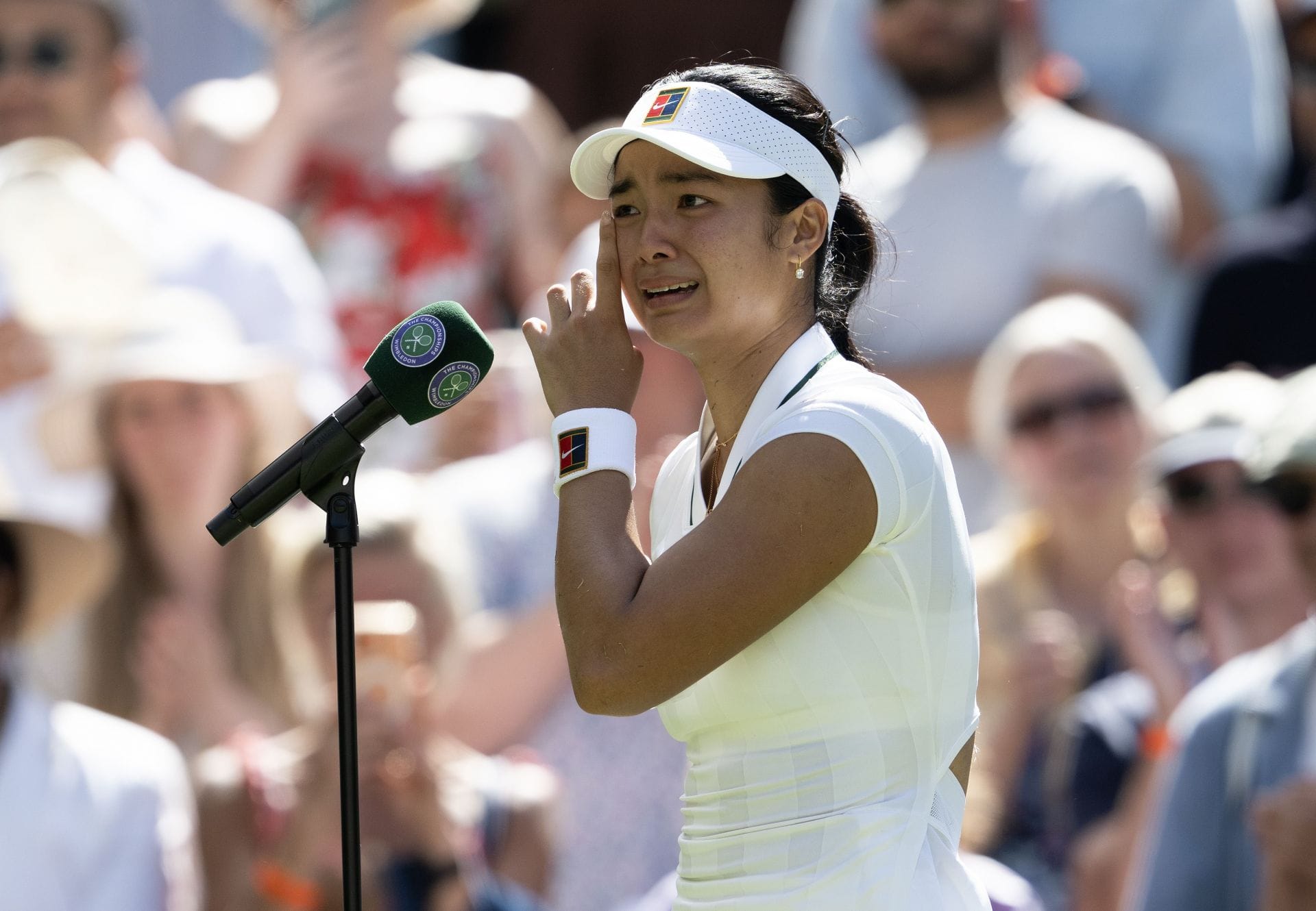 Alexandra Eala fotografada em Wimbledon 2026 | Fonte da imagem: Getty