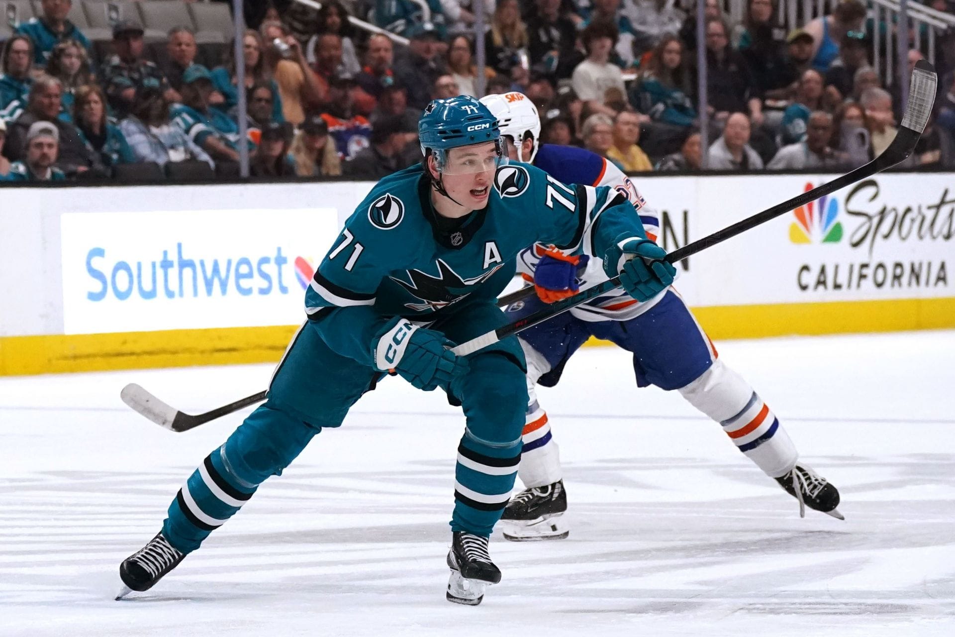 NHL fans react as Macklin Celebrini beats Connor McDavid to win major honor - "Announce him as the new captain"