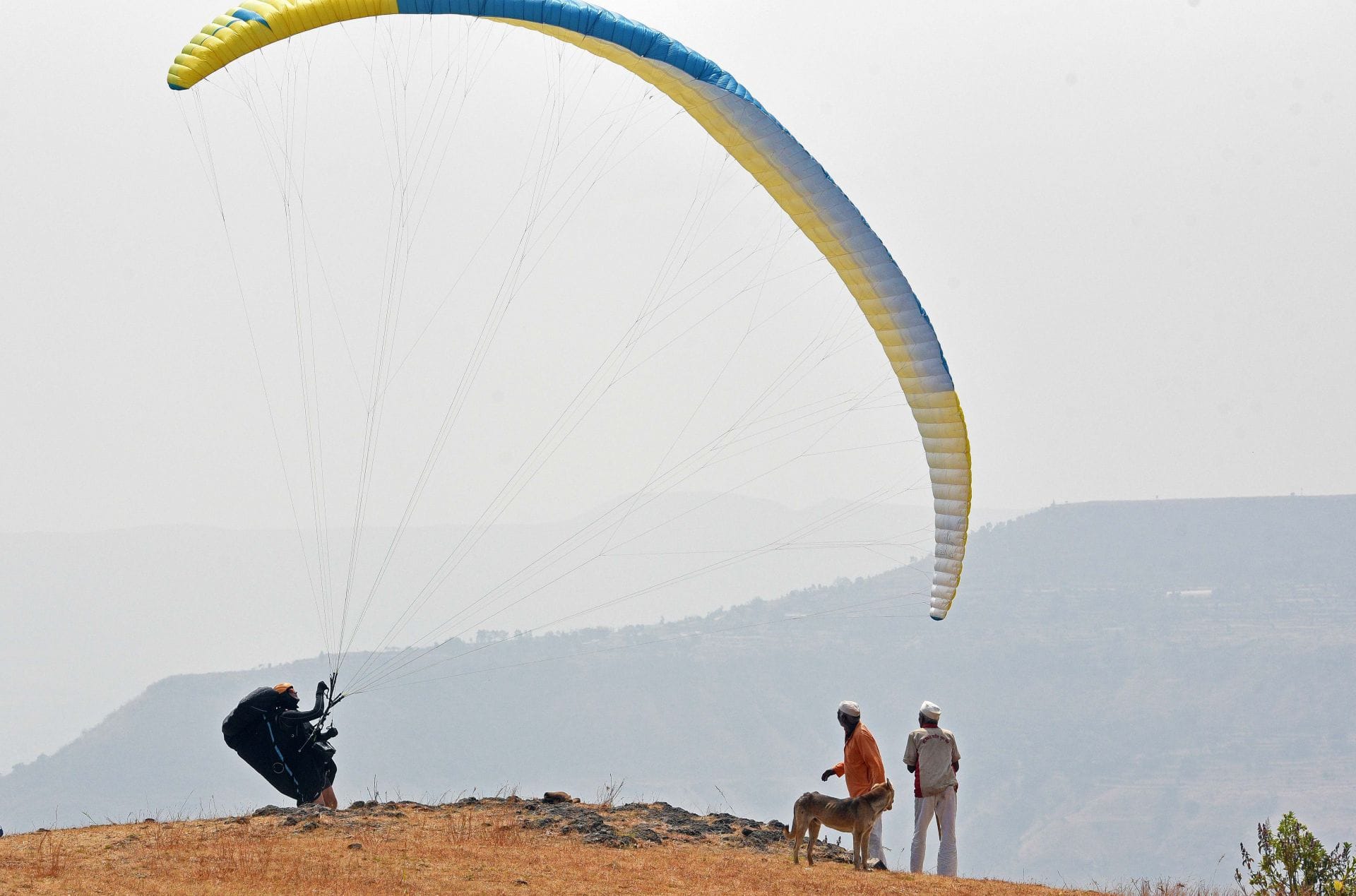 What Happens During Your First Paragliding Flight?