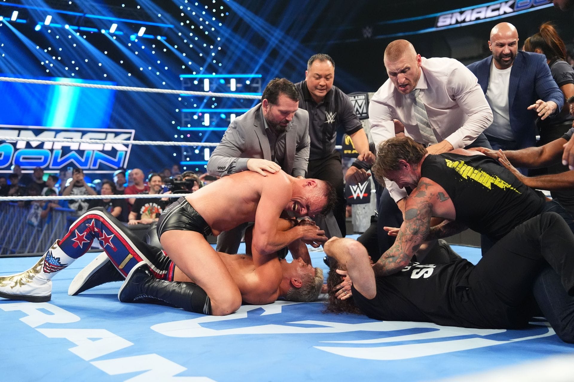 4 Things Triple H Got Right on WWE SmackDown Before Saturday Night’s Main Event XLV