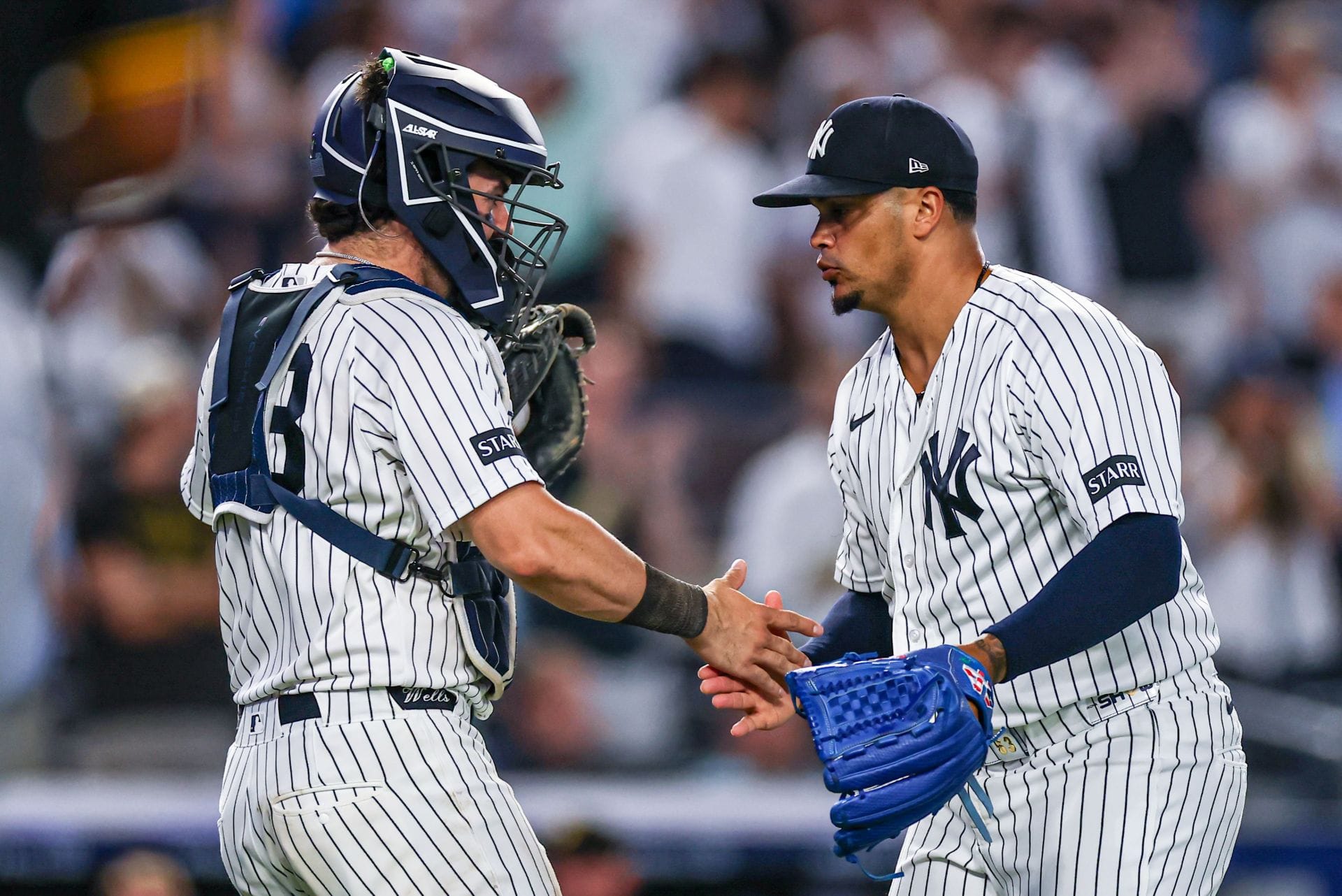 "Truly Pathetic";"Classic Aaron Boone loss" - Fans unload on $1.45M Yankees reliever after nightmare walk-off ending against White Sox