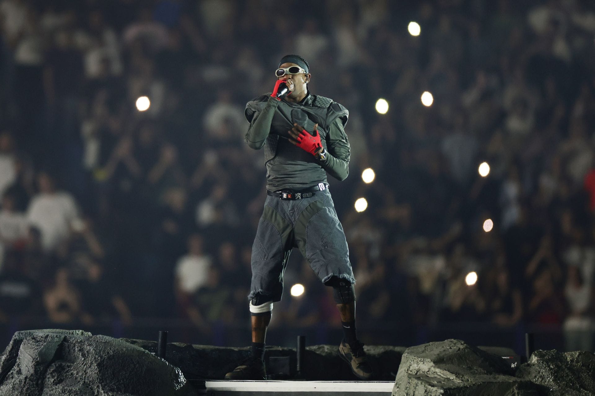 "Hanging with them Kardashians for too long": Internet reacts after clip of Travis Scott throwing bottles at cameraman during concert goes viral