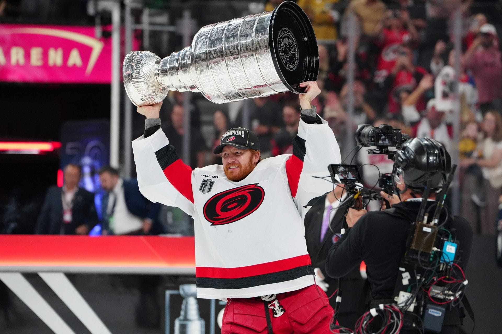Stanley Cup winning goalie Frederik Andersen signs 1-year deal with Oilers, fans react - "Bowman honestly cooked"