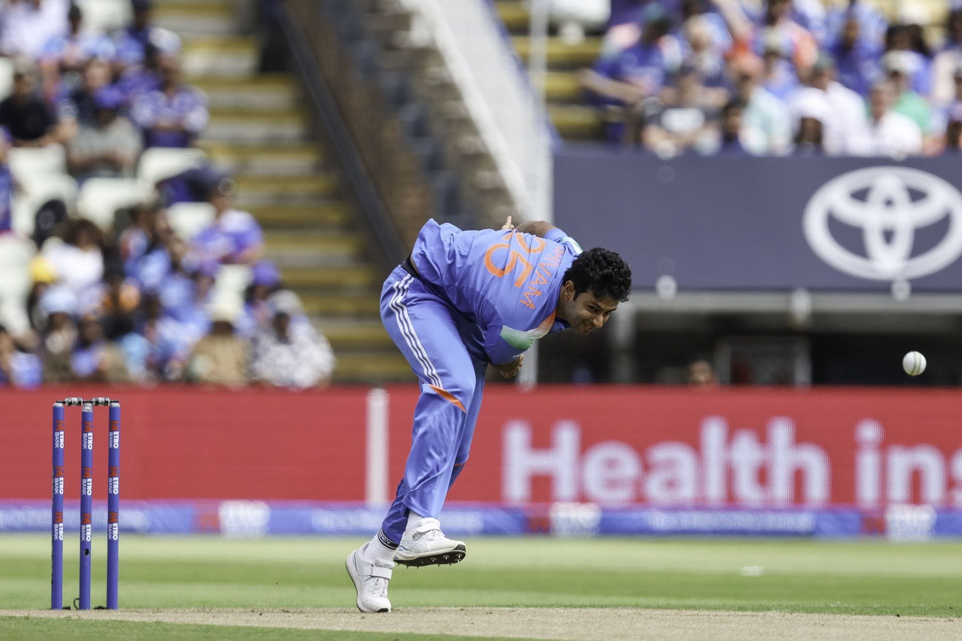 Shivam Dube dismisses Sam Curran to give India crucial breakthrough in ENG vs IND 2026 2nd ODI [Watch]